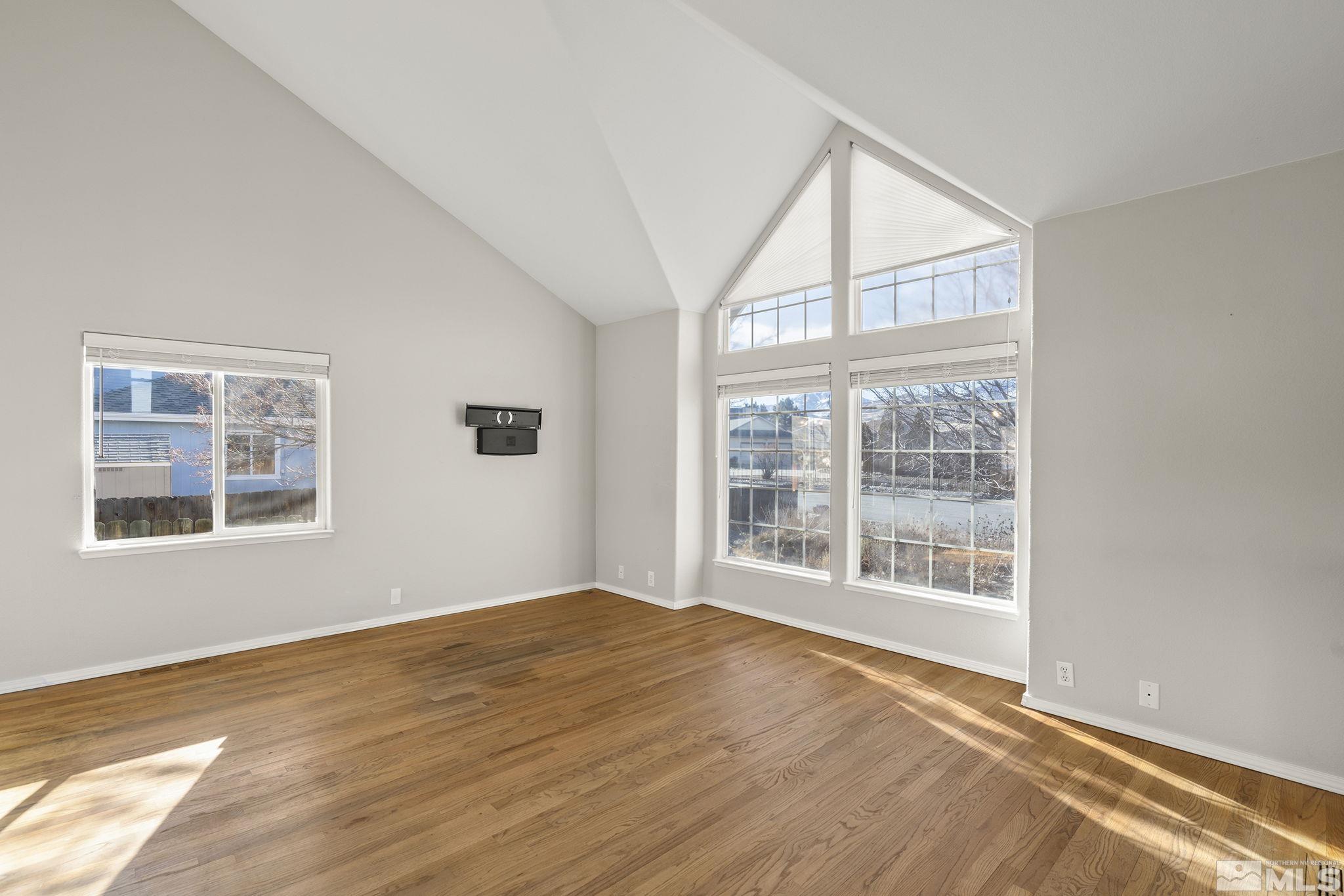 16000 Scarlet Way Property Photo 13
