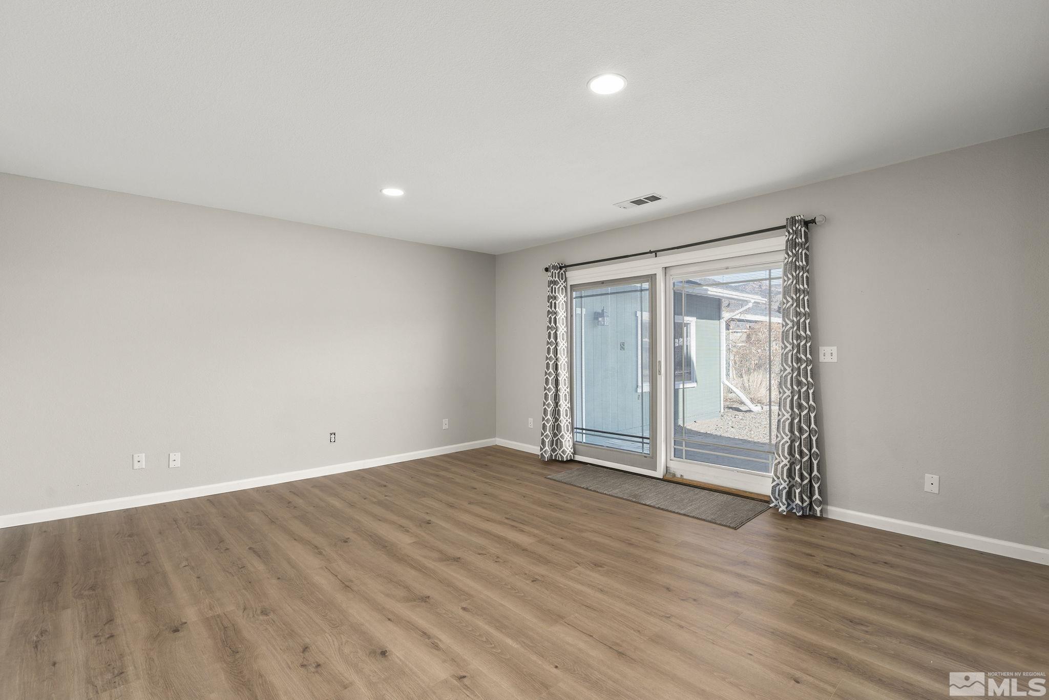 16000 Scarlet Way Property Photo 28