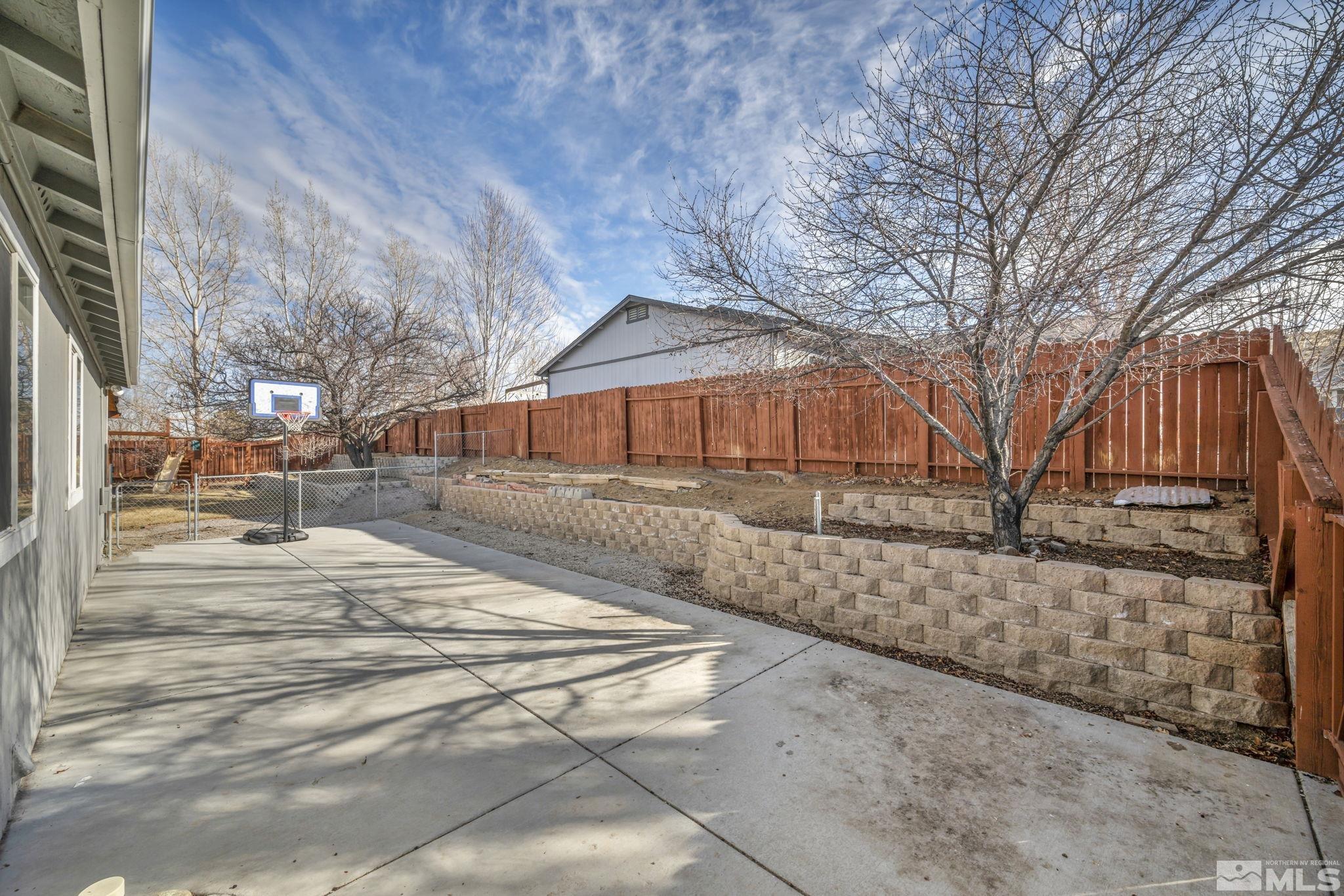 747 Snowdrop Court Property Photo 26