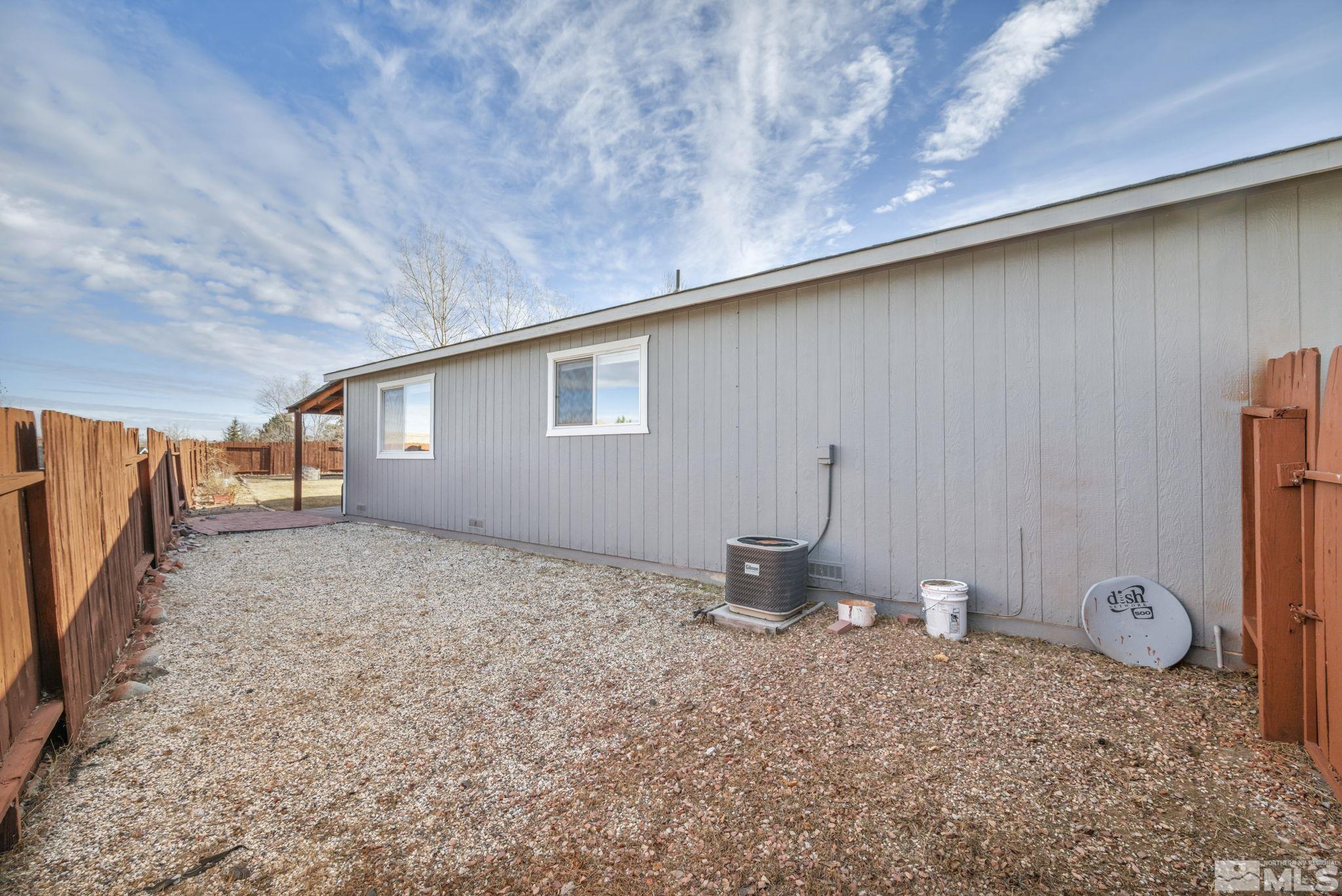 747 Snowdrop Court Property Photo 28