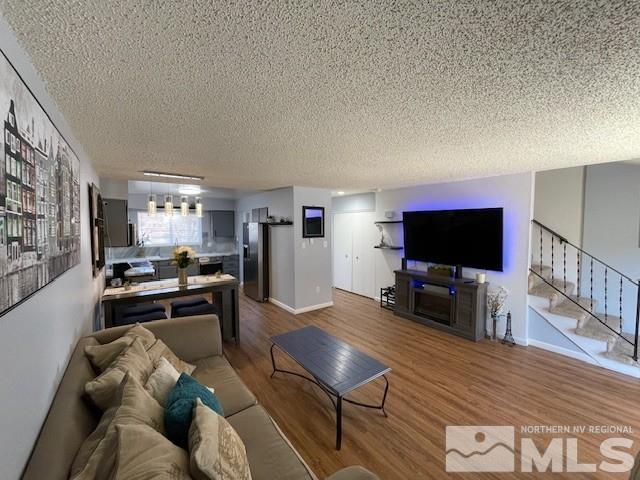 562 Smithridge Park Property Photo 2