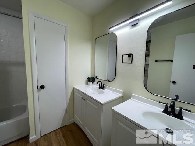 562 Smithridge Park Property Photo 13