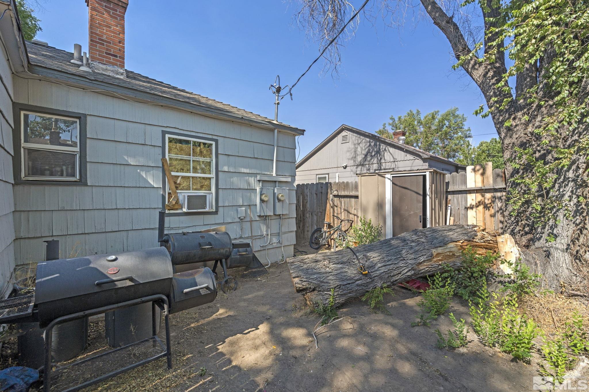 2011 H Street Property Photo 9