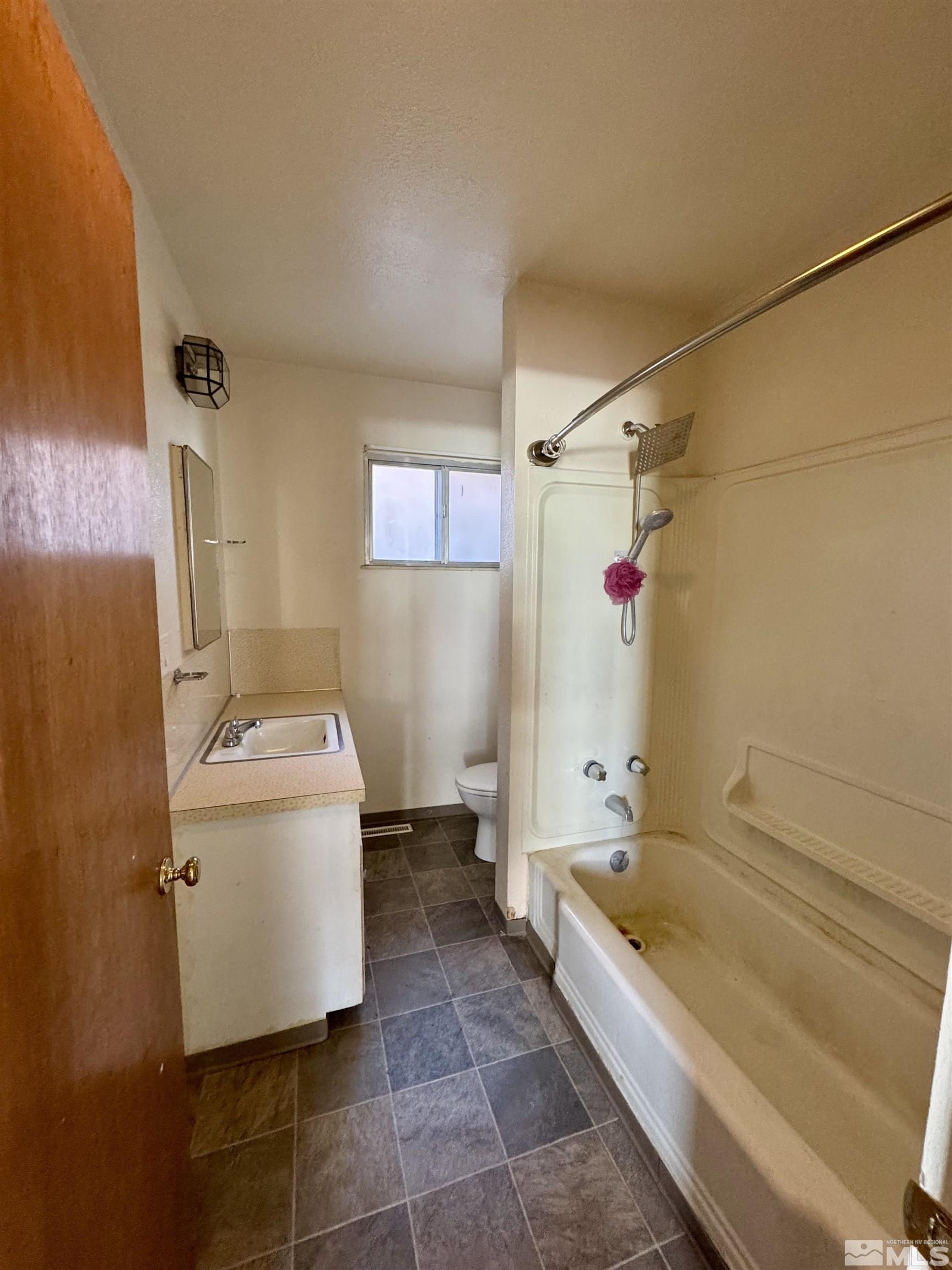 121 W Haskell Property Photo 8