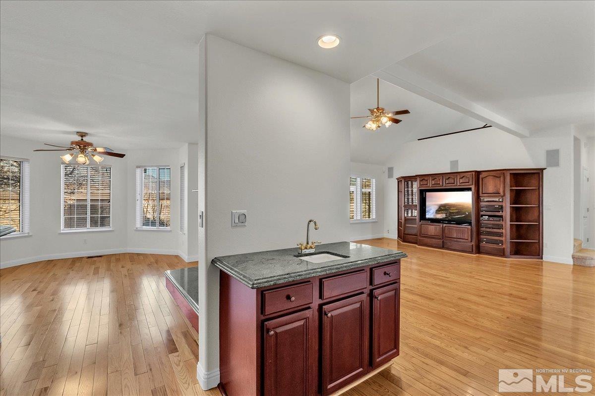 972 Springfield Property Photo 16