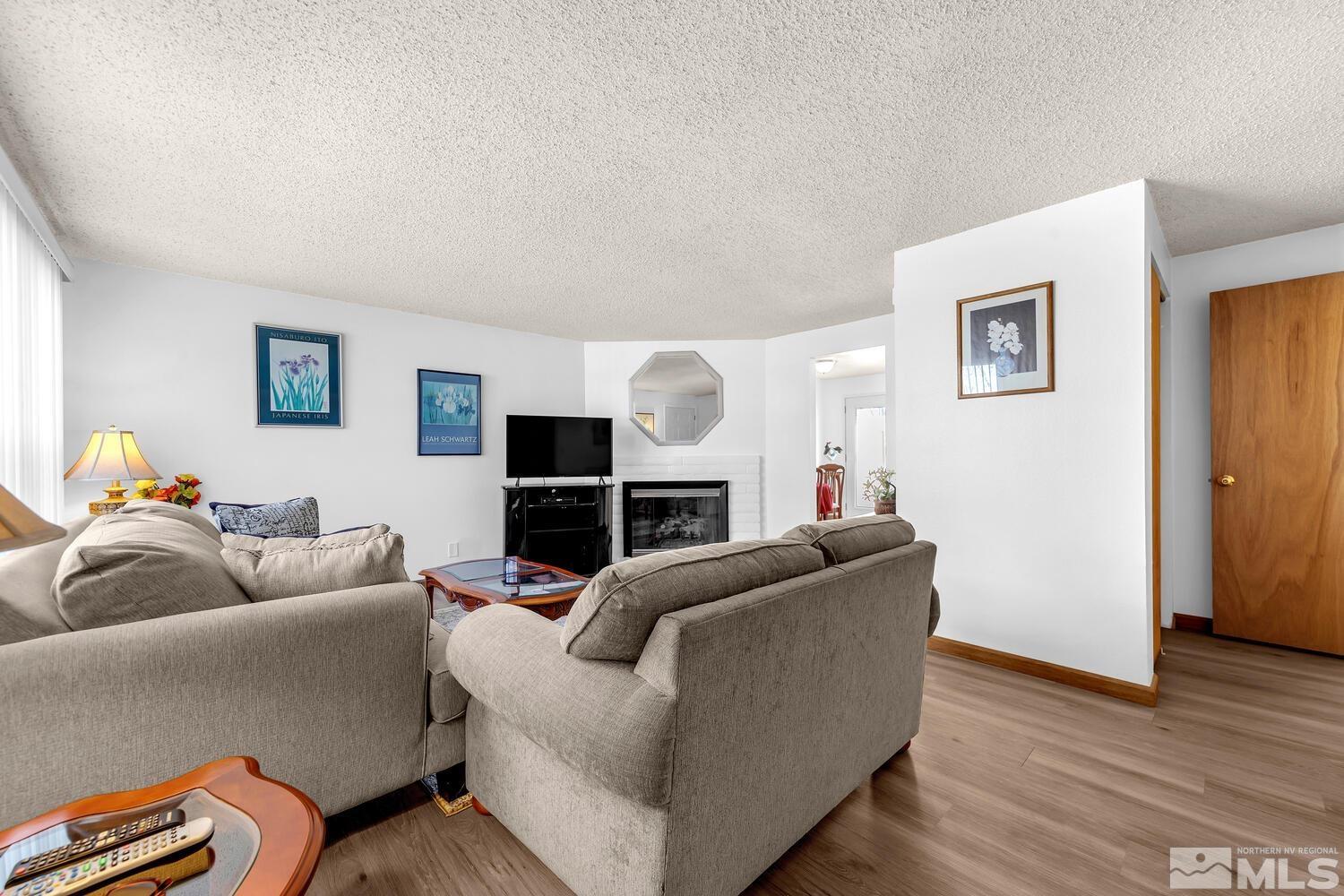 939 Woodberry Dr #3 3 Property Photo 2