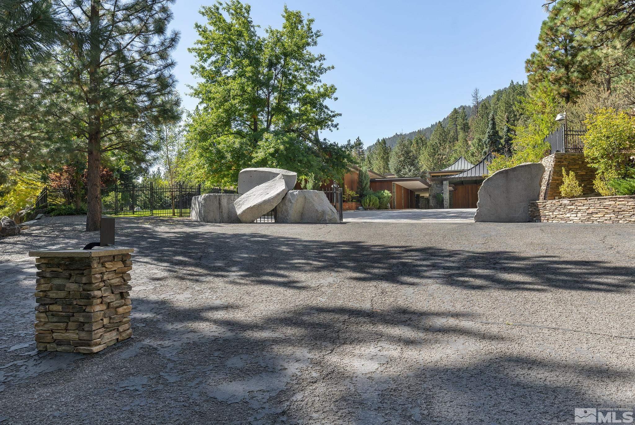 4045 Old Us 395 Property Photo 2