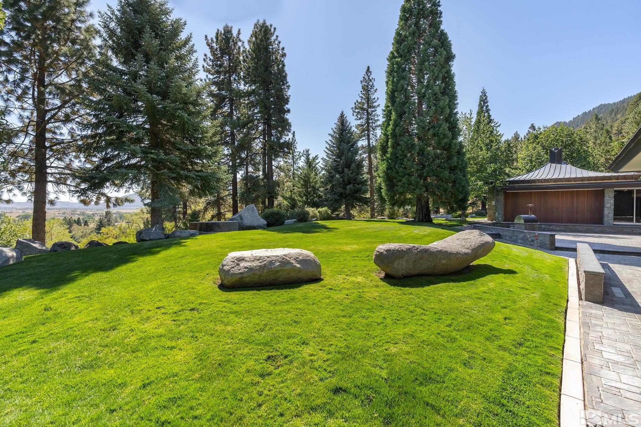 4045 Old Us 395 Property Photo 4