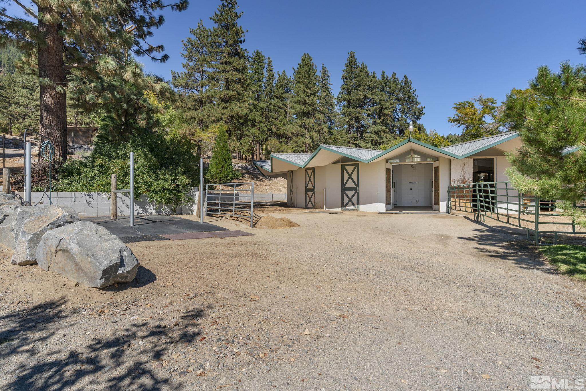 4045 Old Us 395 Property Photo 22