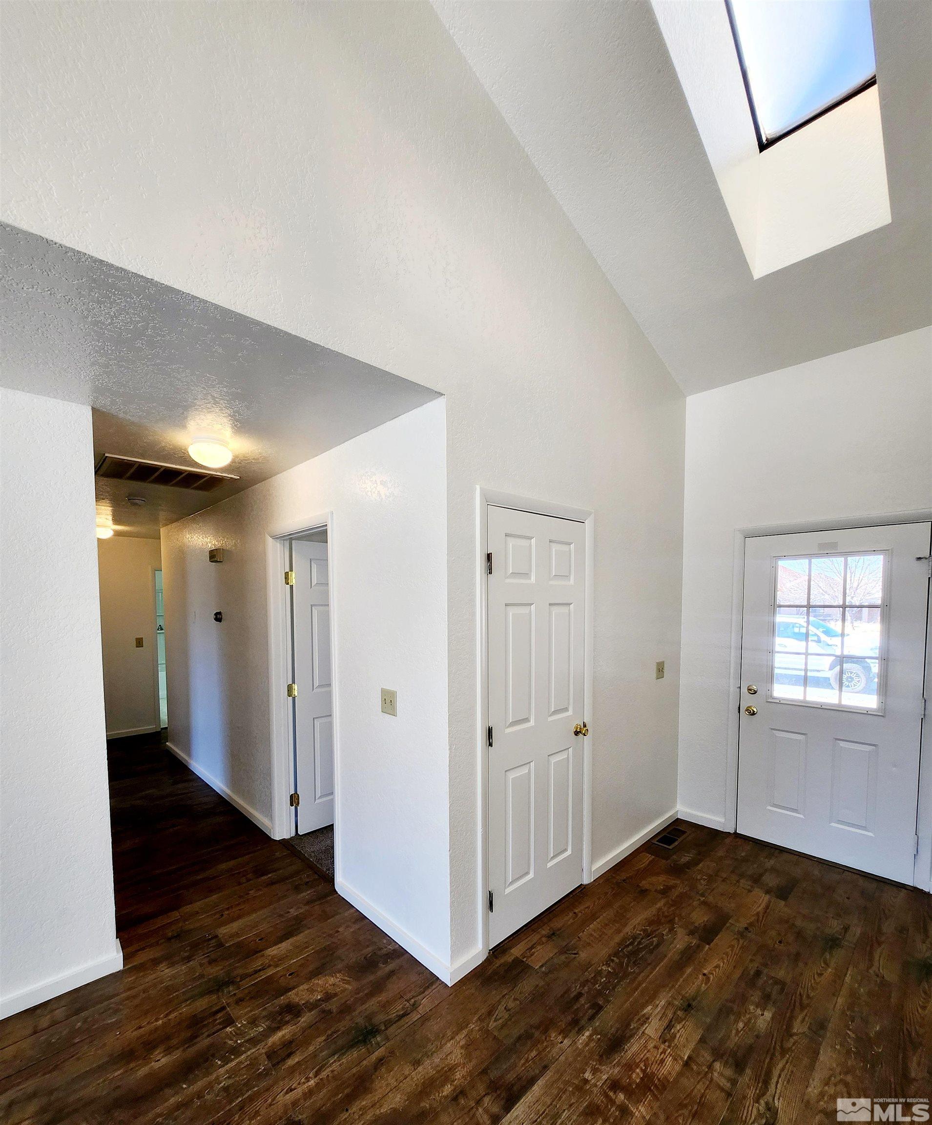 450 Pintail Dr Property Photo 2