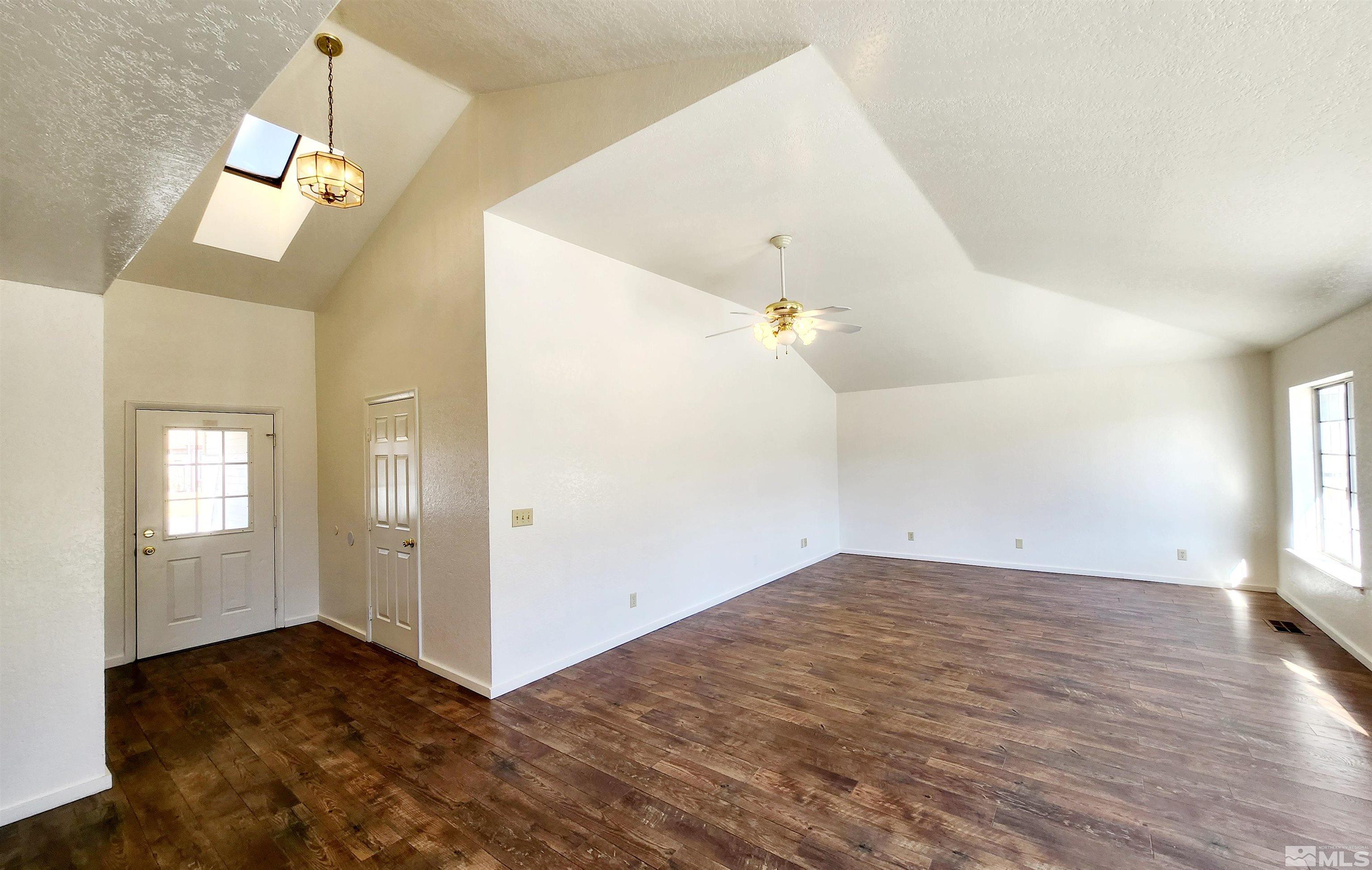 450 Pintail Dr Property Photo 3