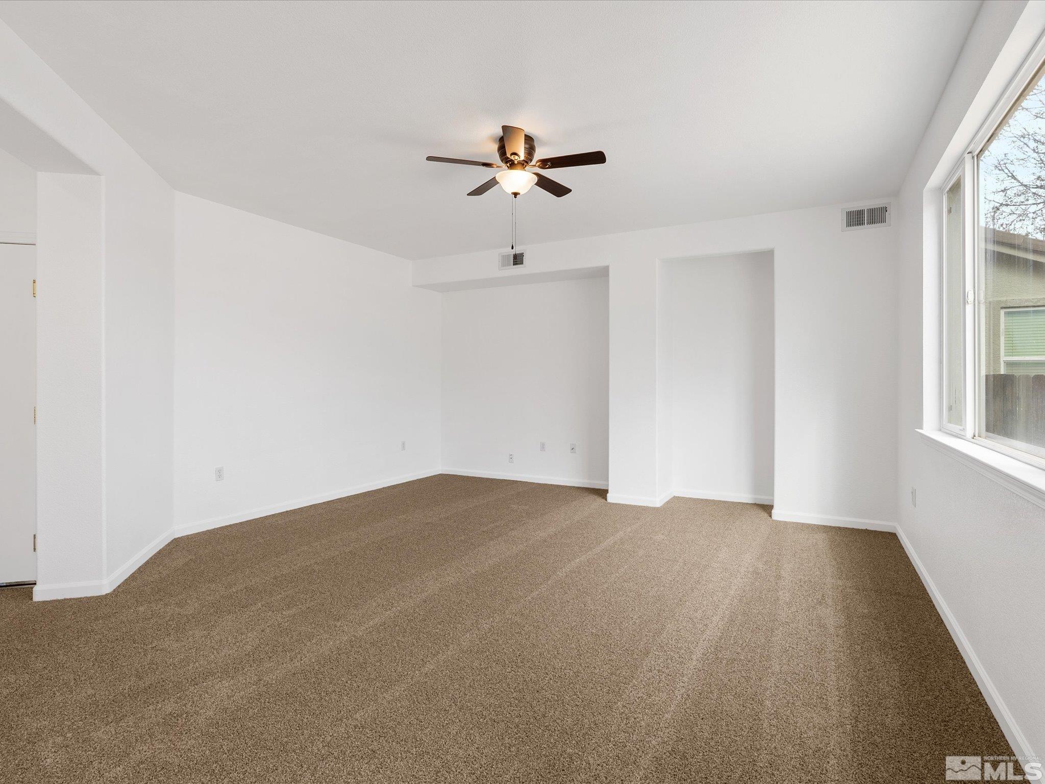 915 Lakeview Dr Property Photo 14