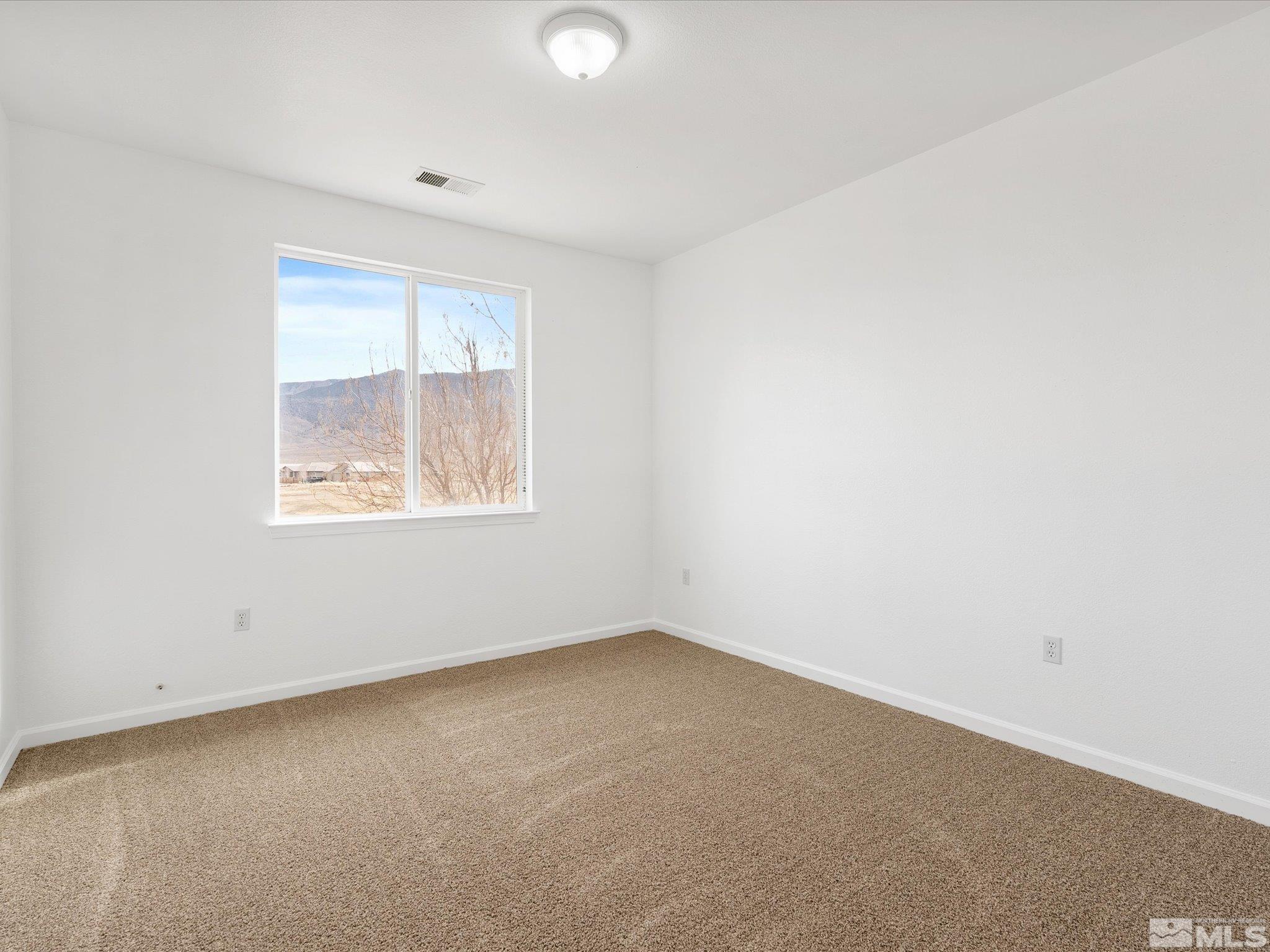 915 Lakeview Dr Property Photo 15