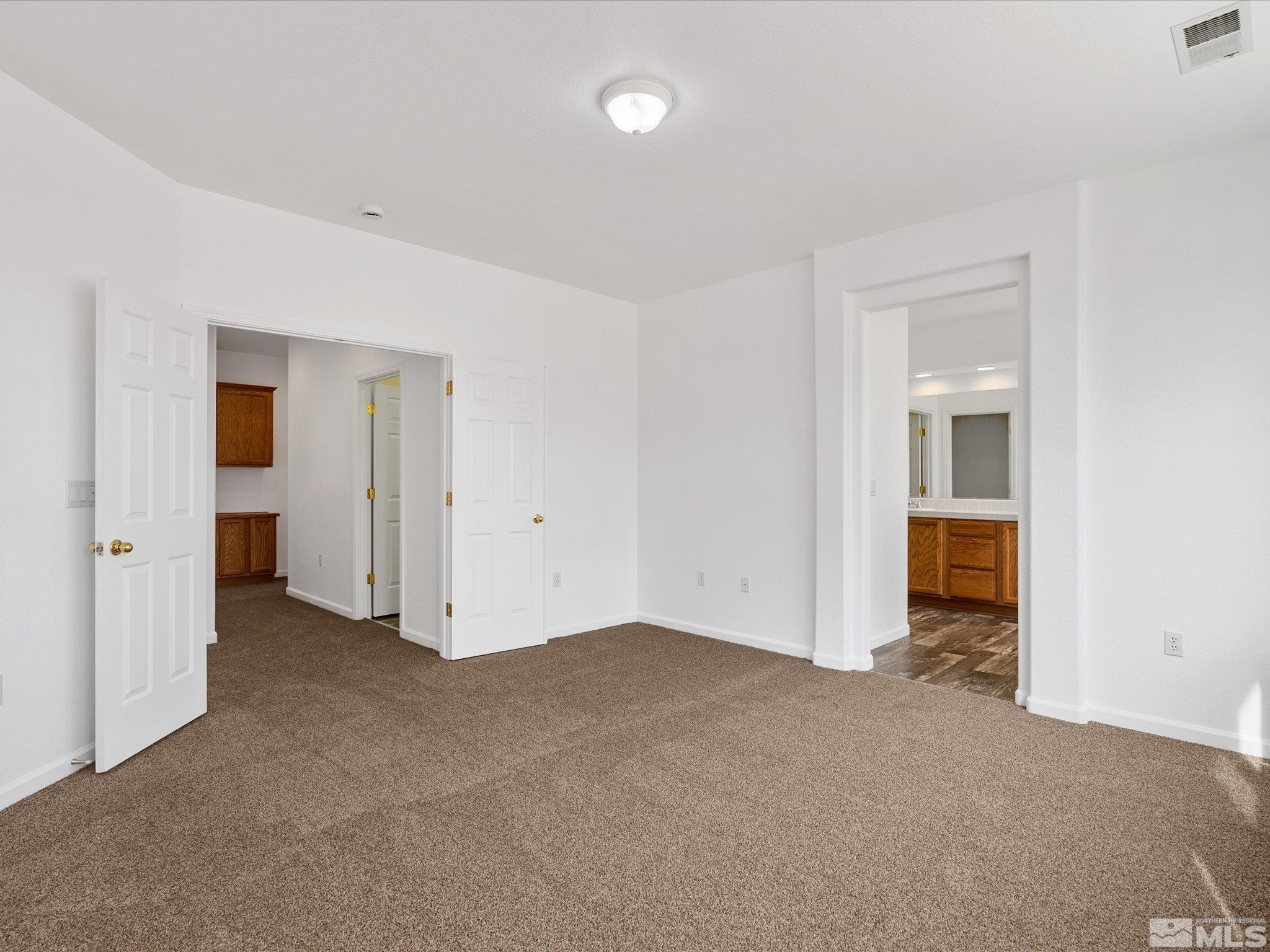 915 Lakeview Dr Property Photo 25