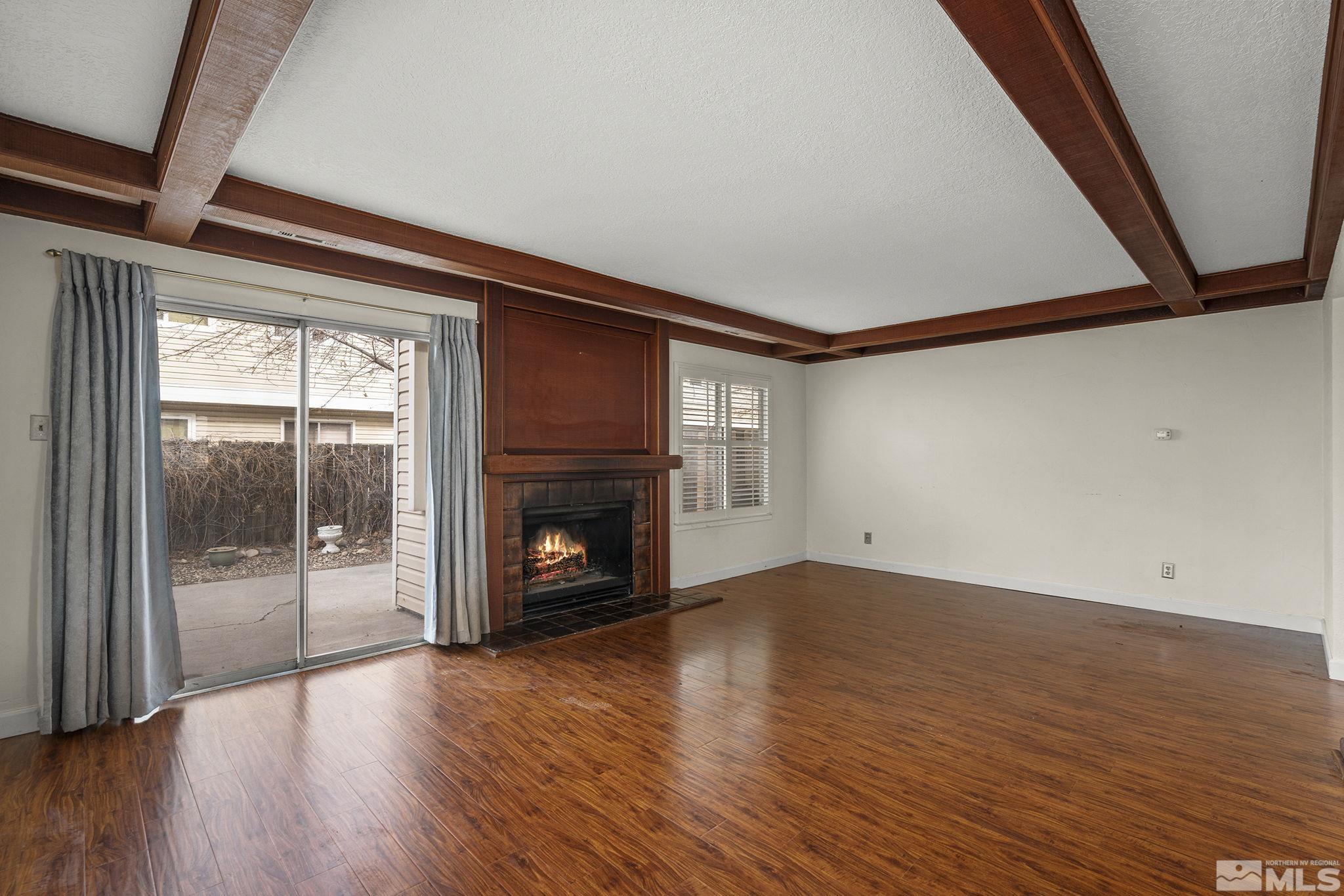 1020 Bradley Sq Property Photo 2