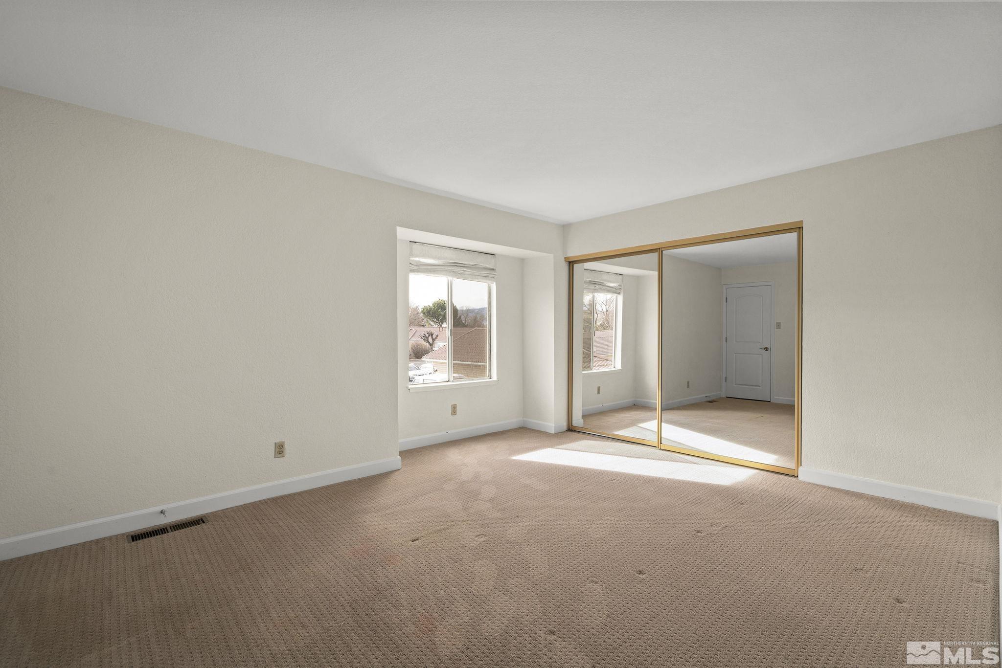 1020 Bradley Sq Property Photo 13