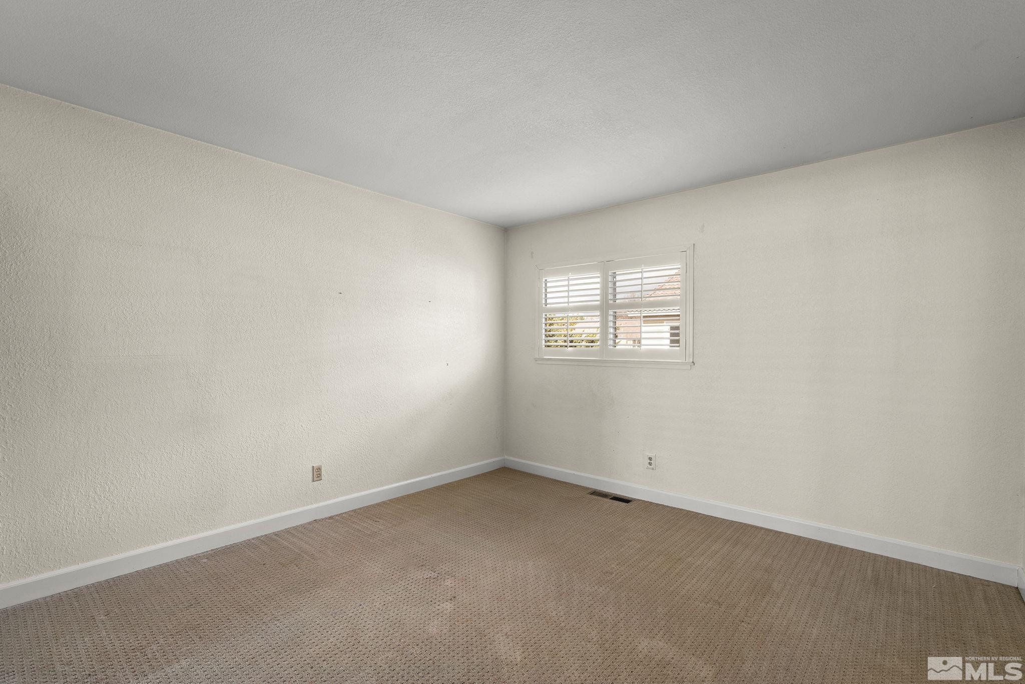 1020 Bradley Sq Property Photo 17