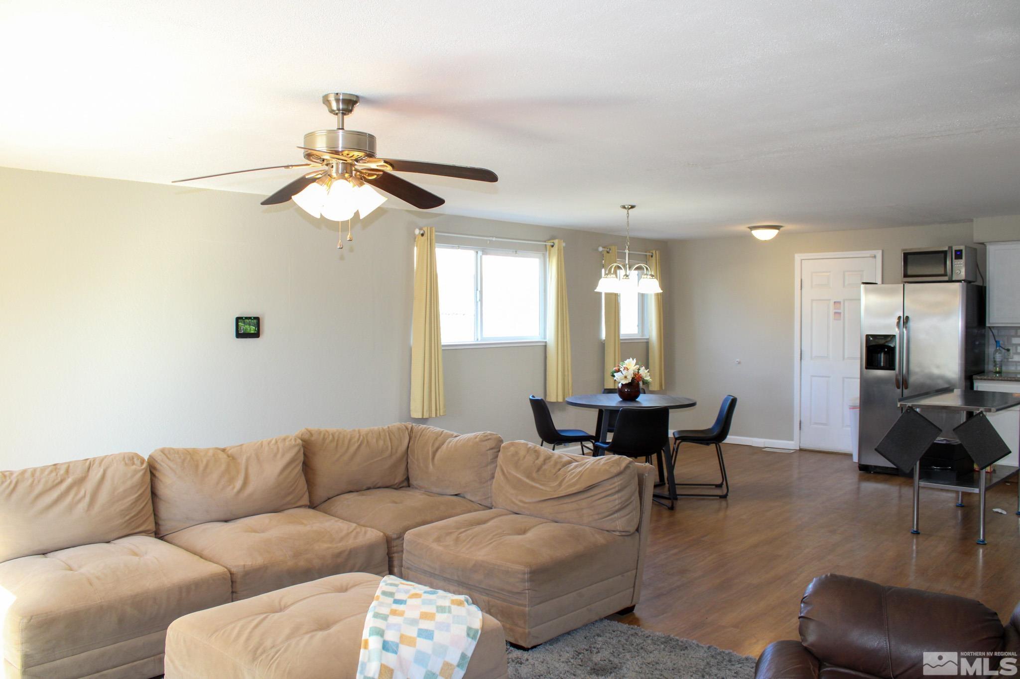 449 Sierra Property Photo 9
