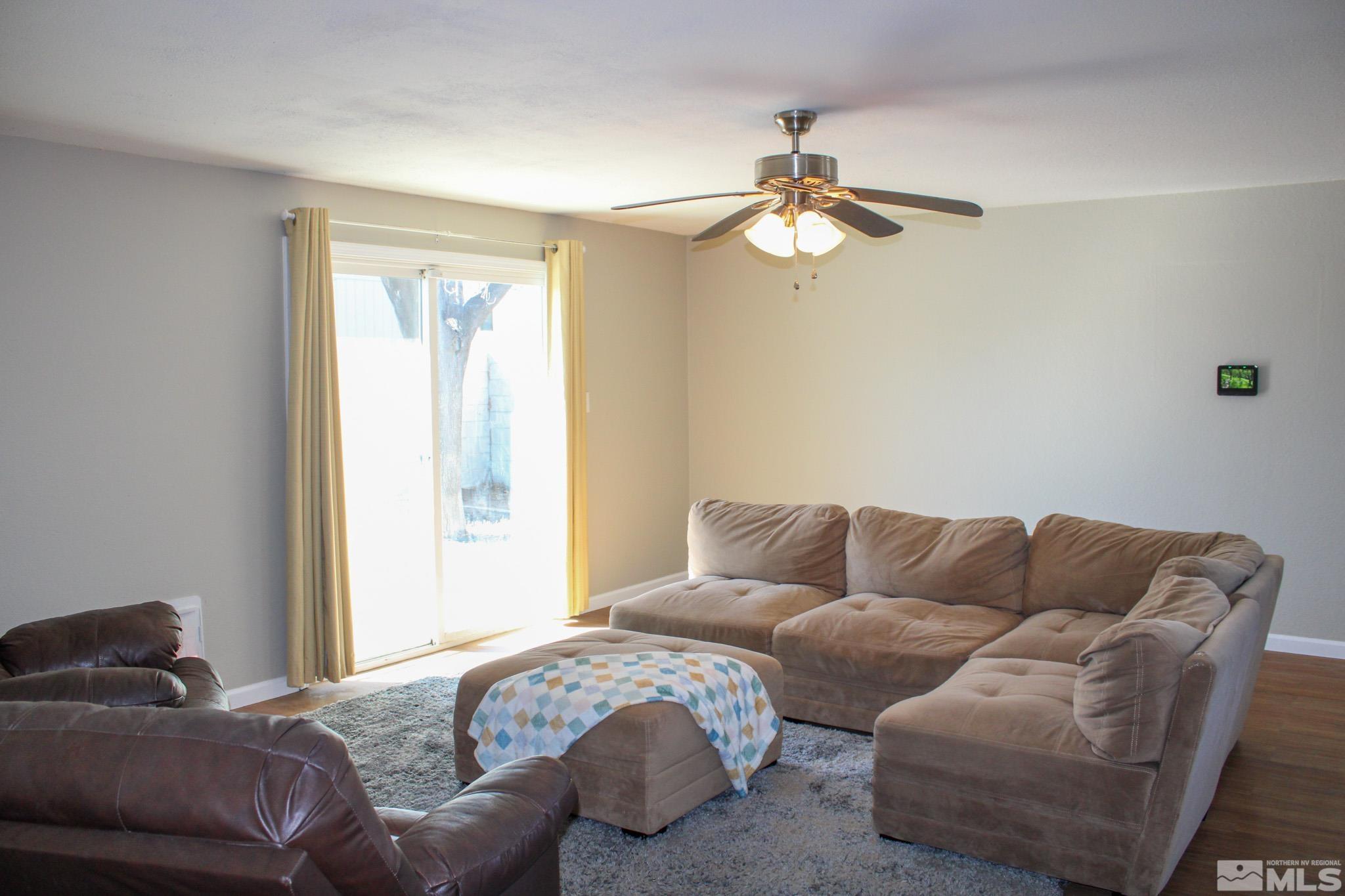 449 Sierra Property Photo 11