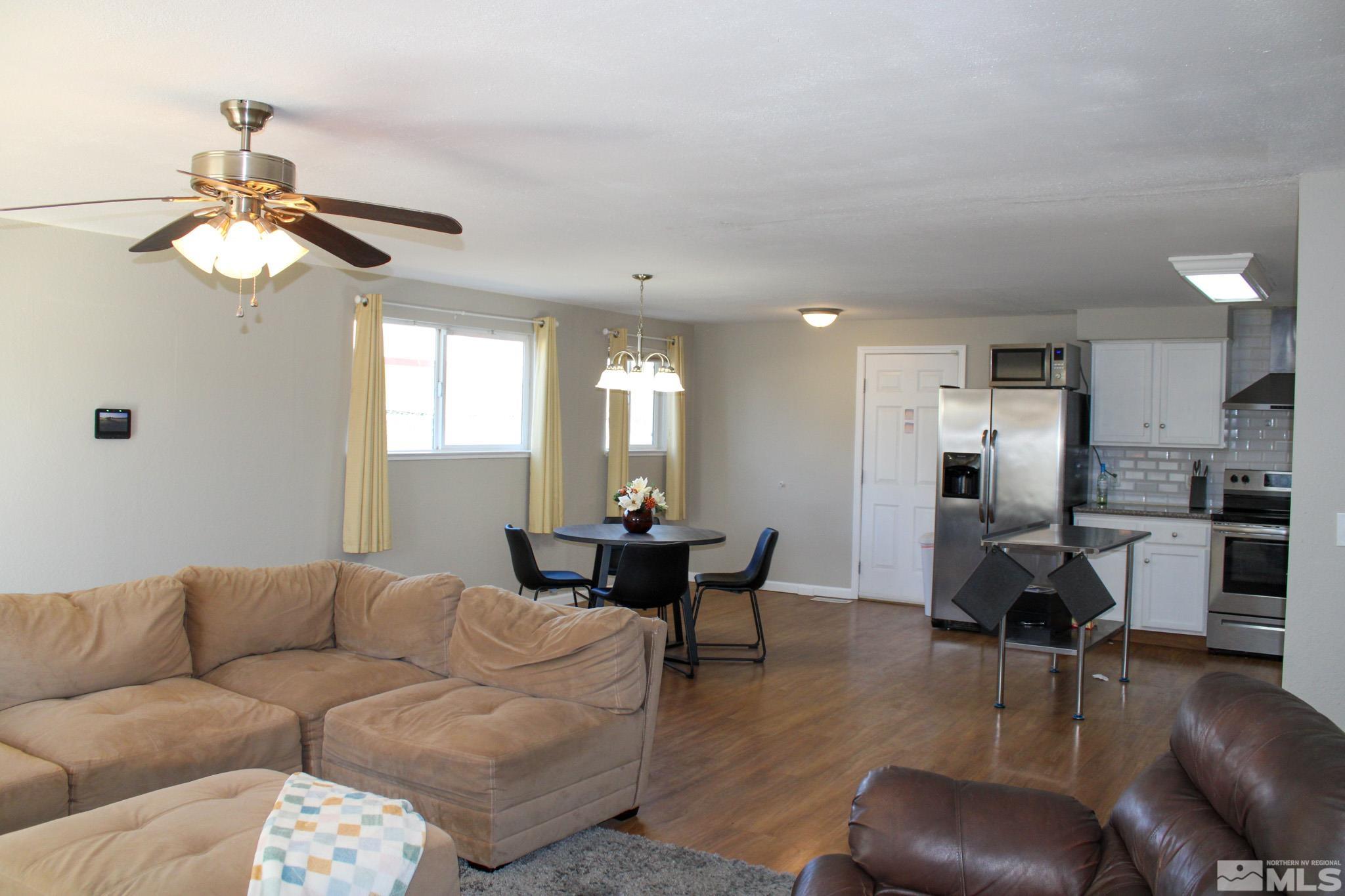 449 Sierra Property Photo 12