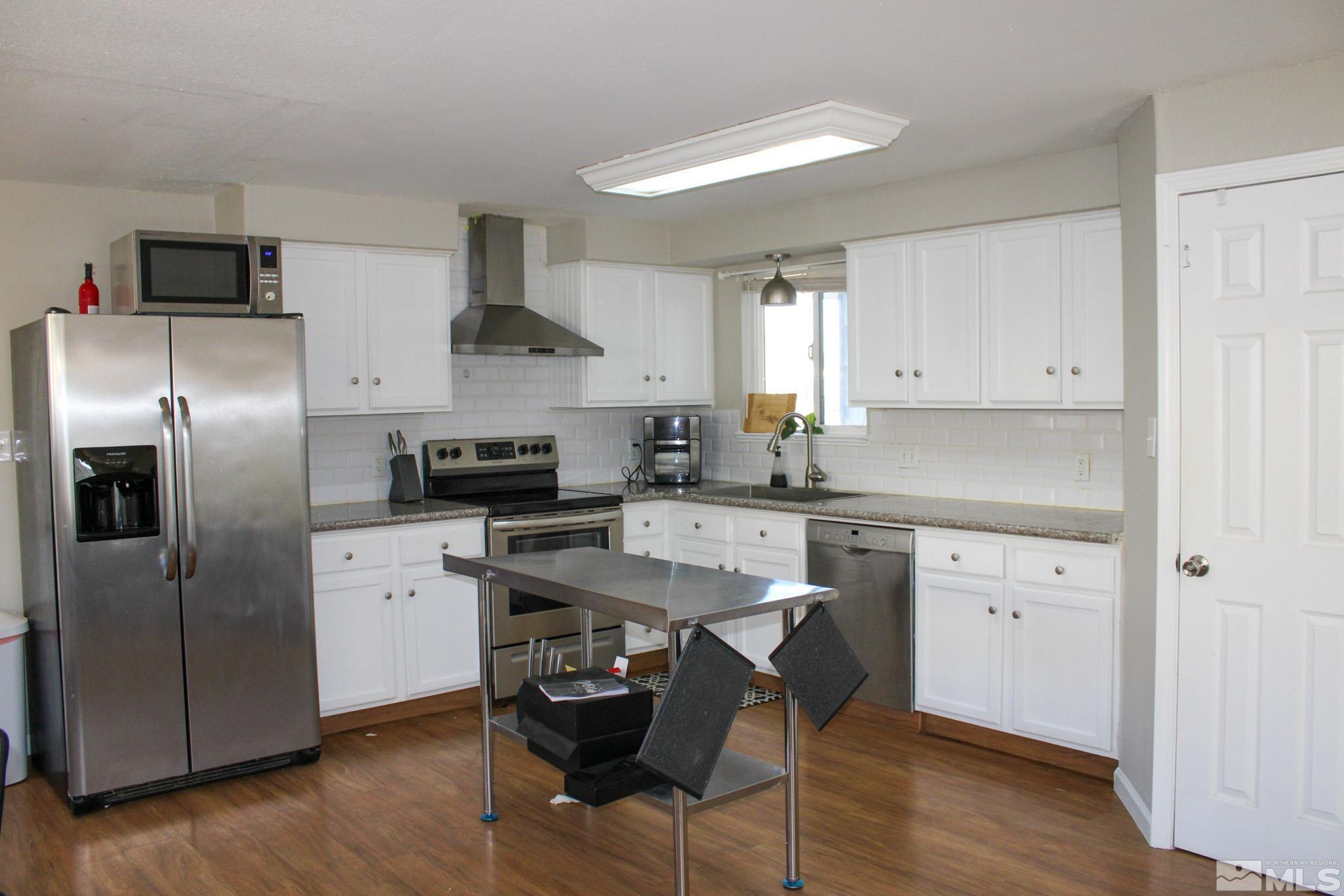 449 Sierra Property Photo 15