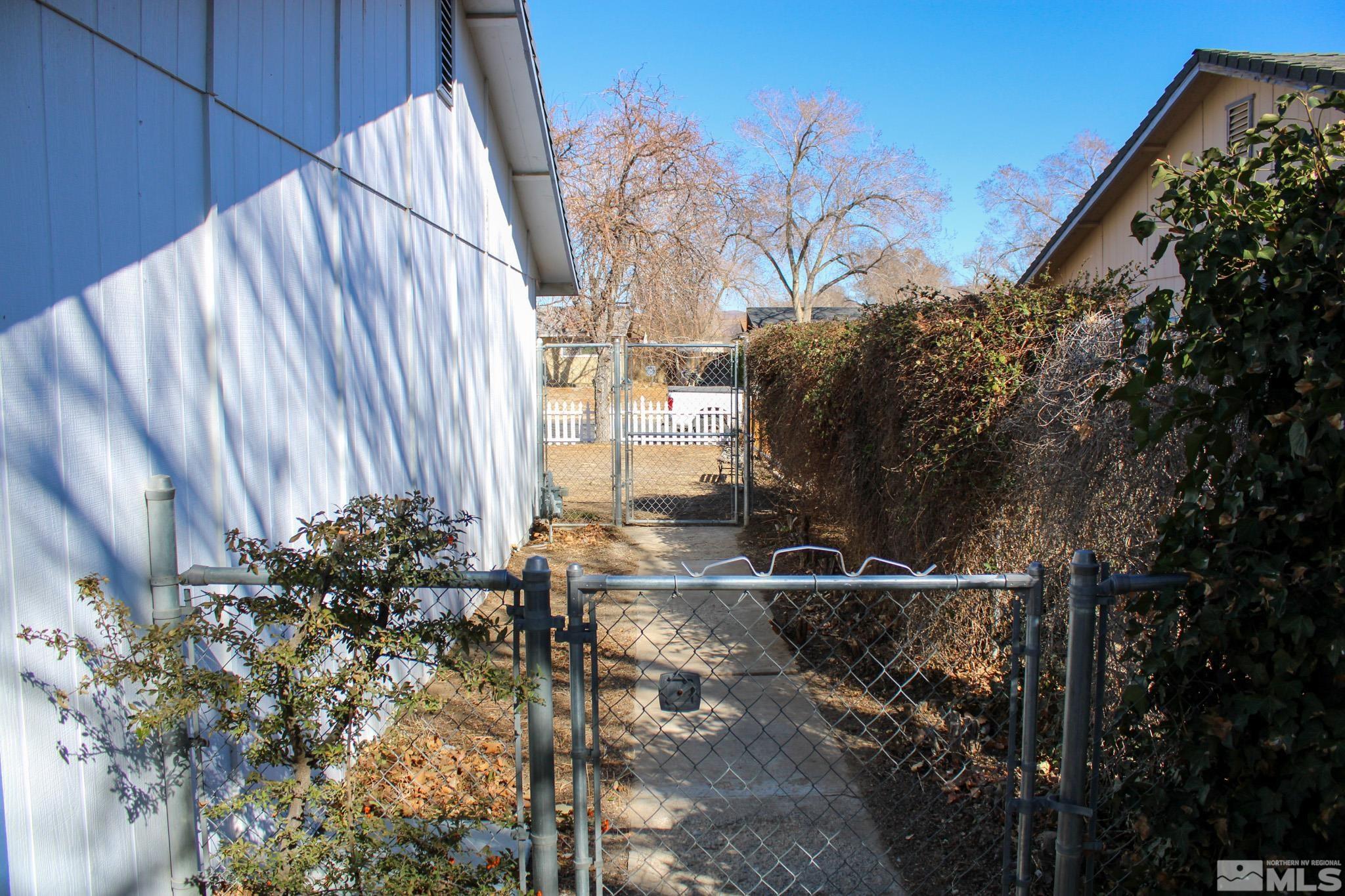 449 Sierra Property Photo 32