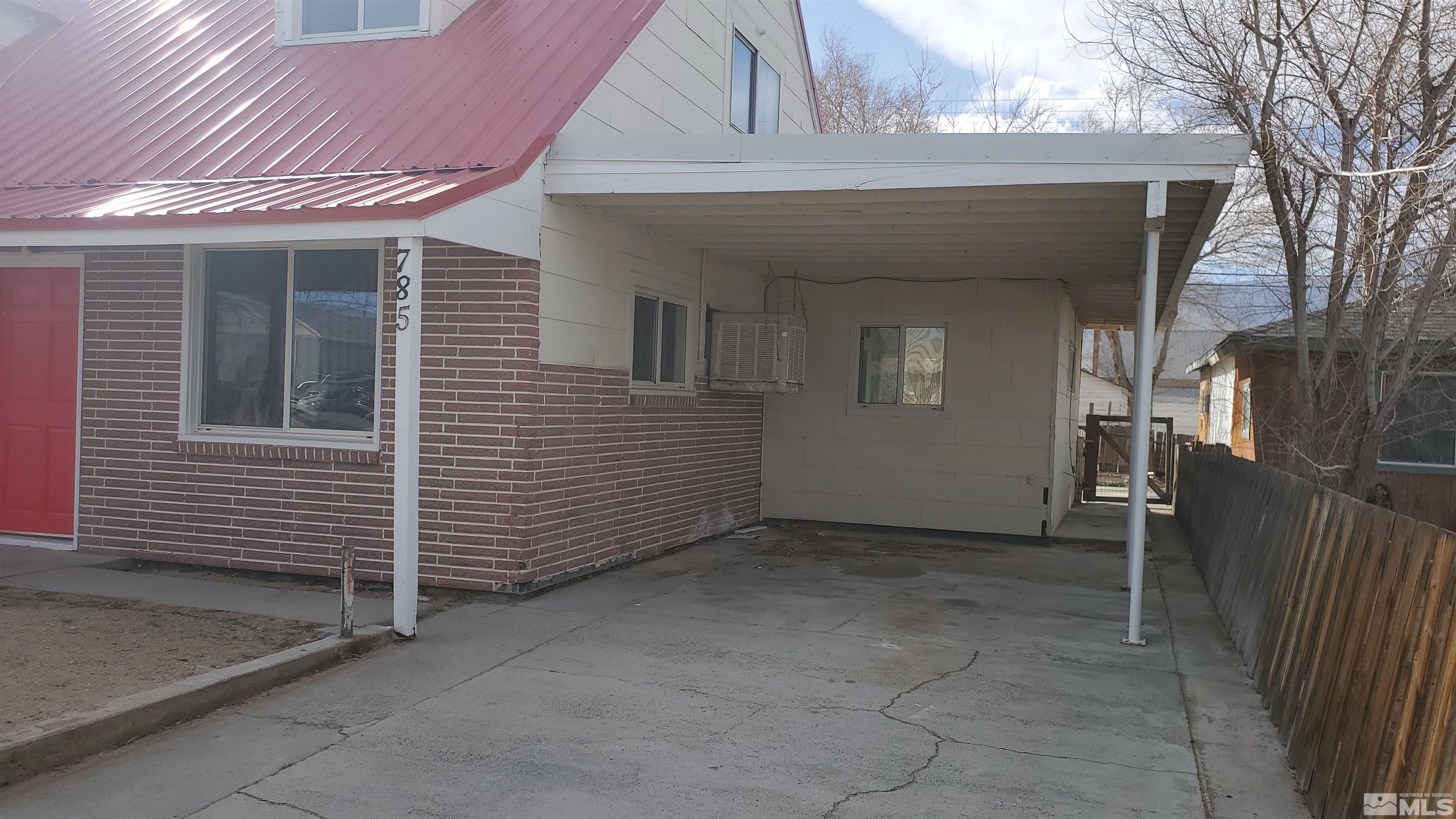 785 D Street Property Photo 2
