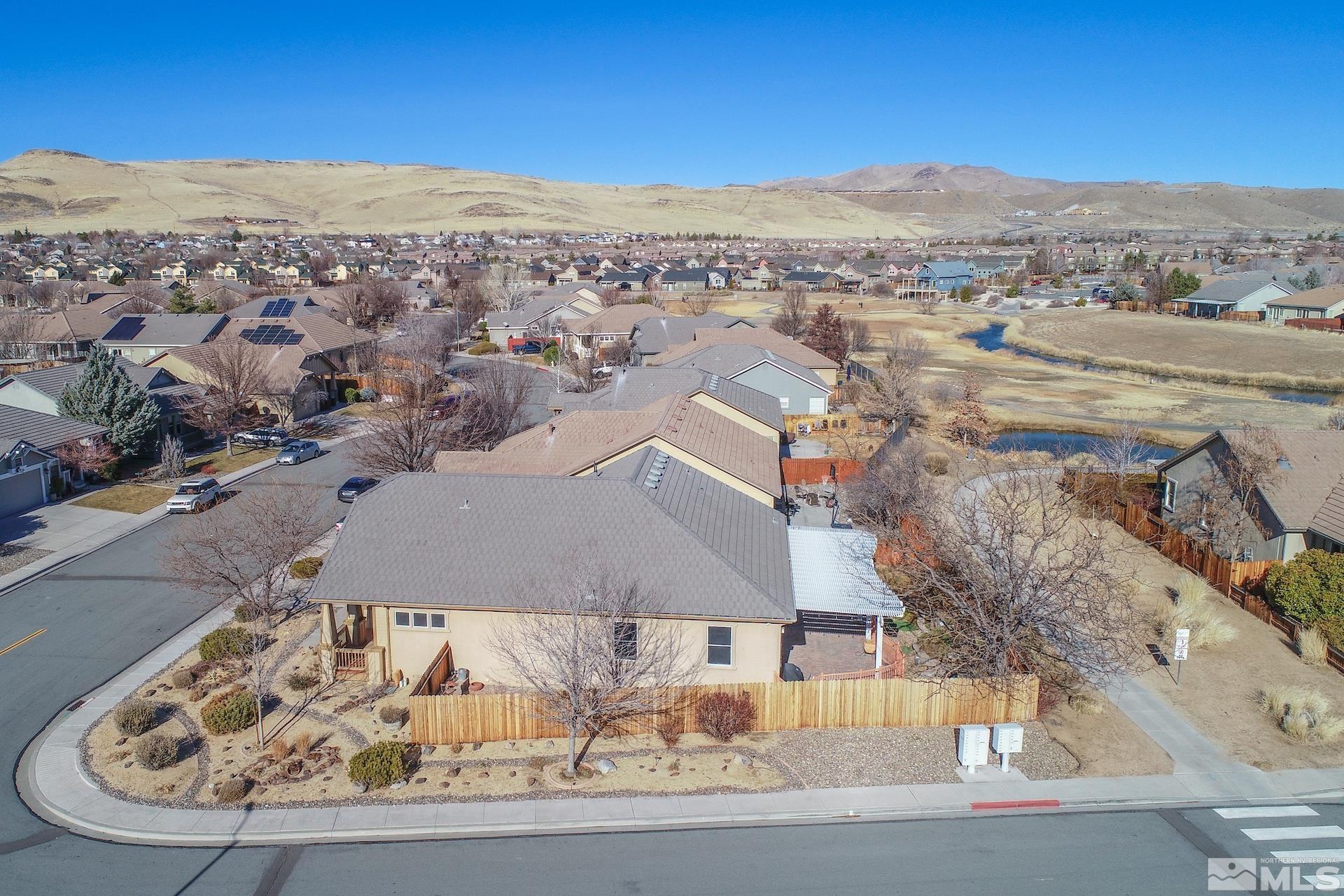1196 Harbor Town Circle Property Photo 4