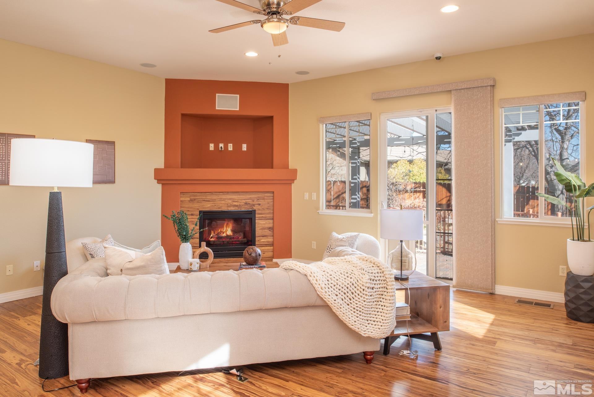 1196 Harbor Town Circle Property Photo 8