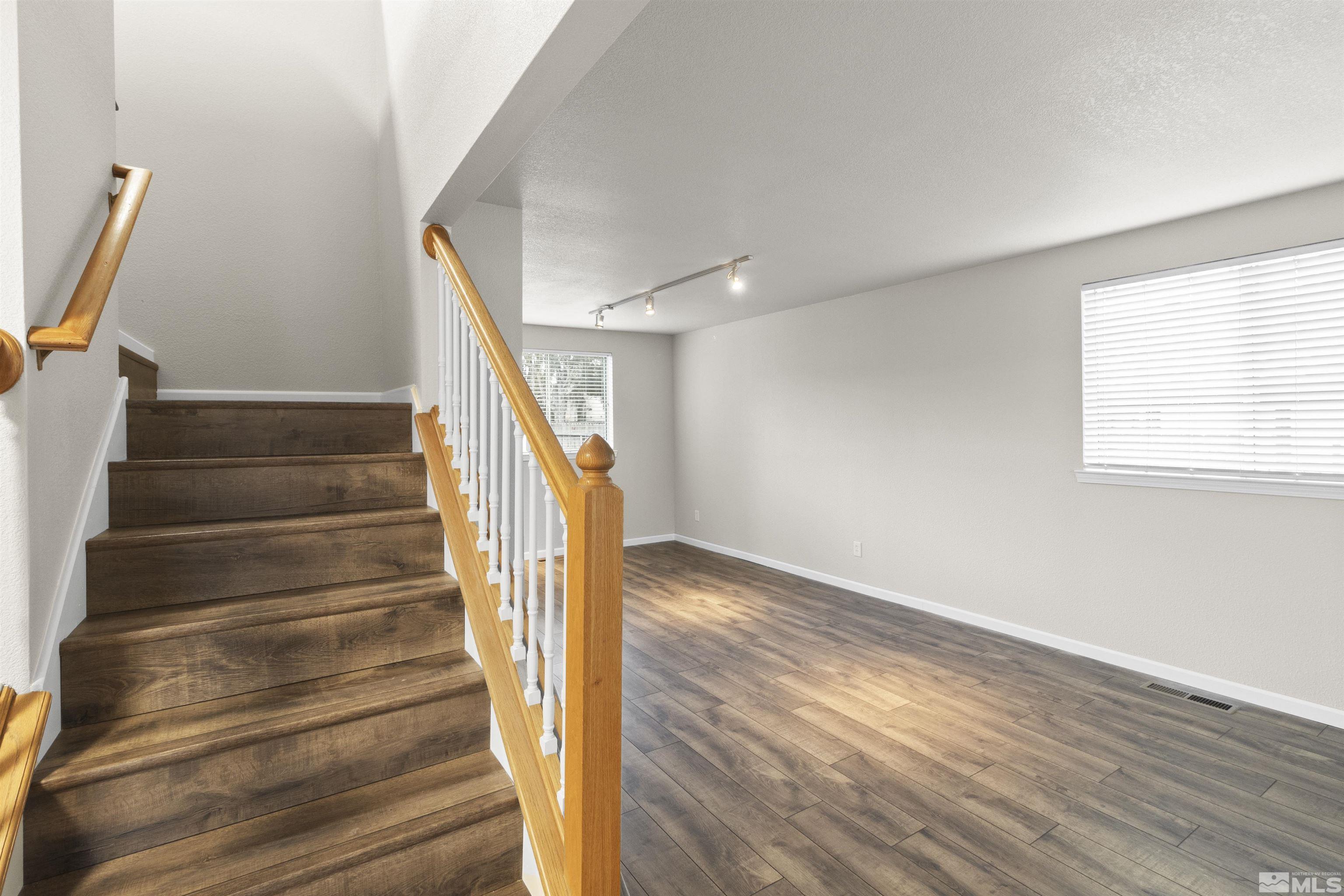 2205 Harriett Dr Property Photo 6