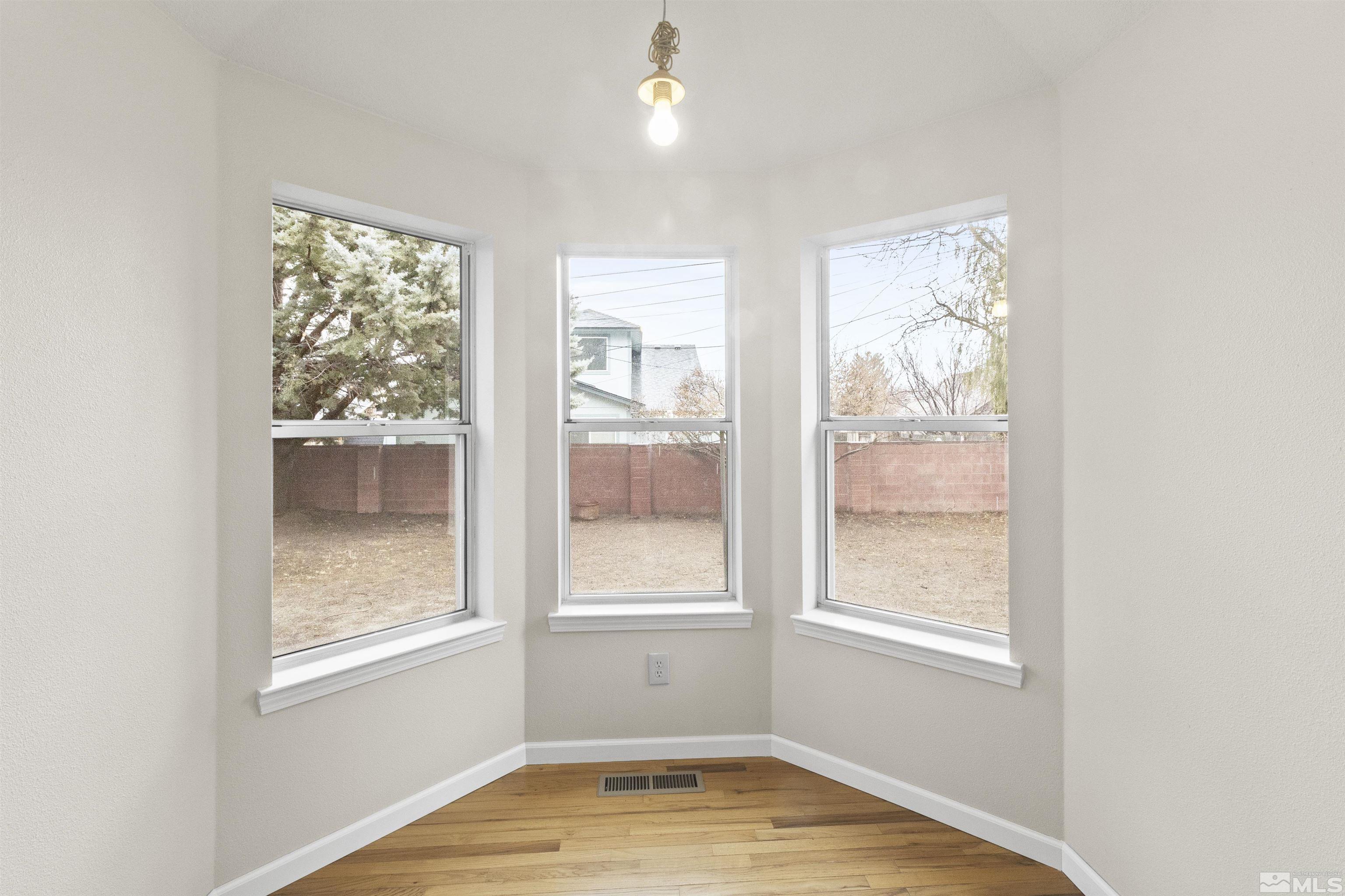 2205 Harriett Dr Property Photo 7