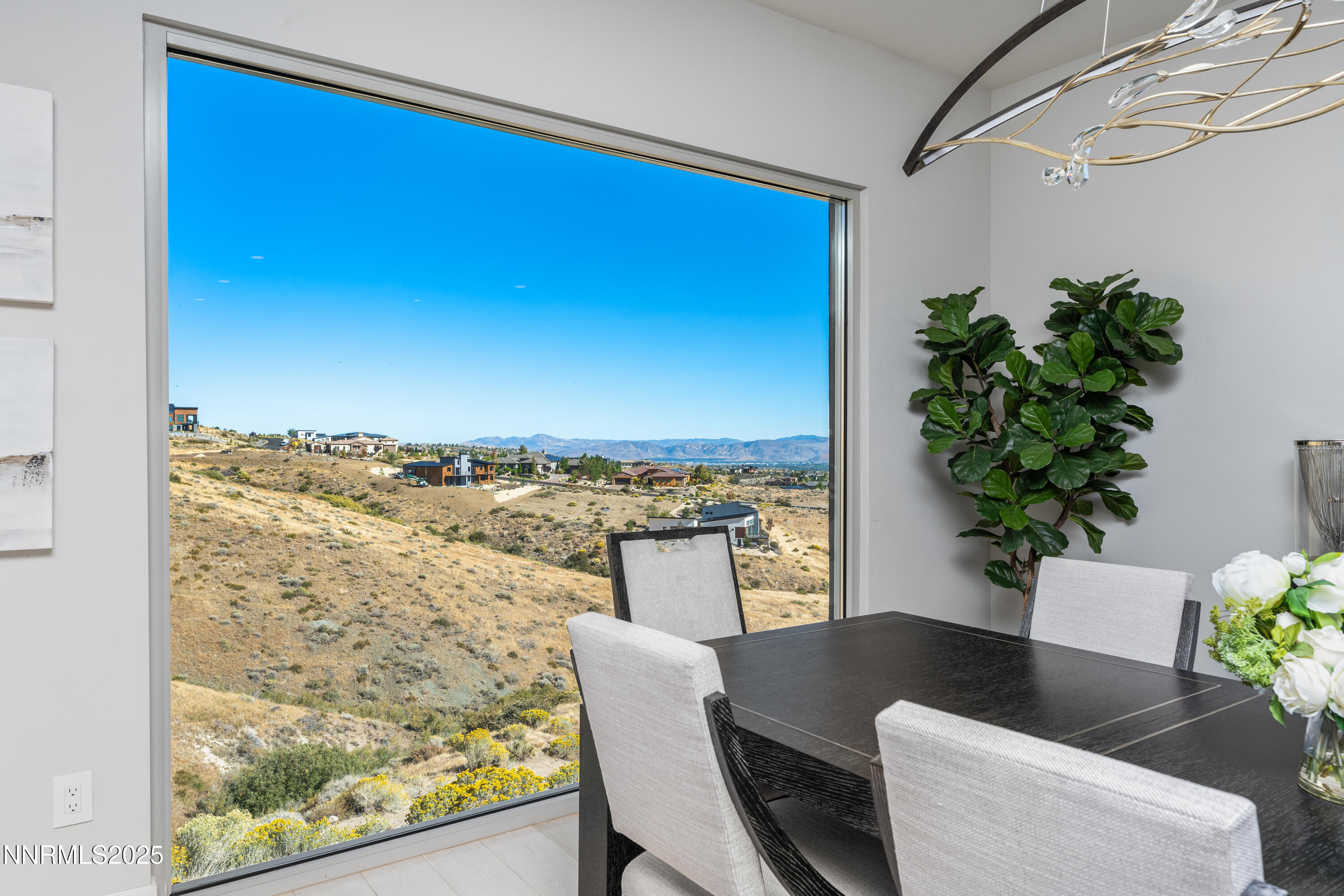 8956 Suncreek Trail Property Photo 5