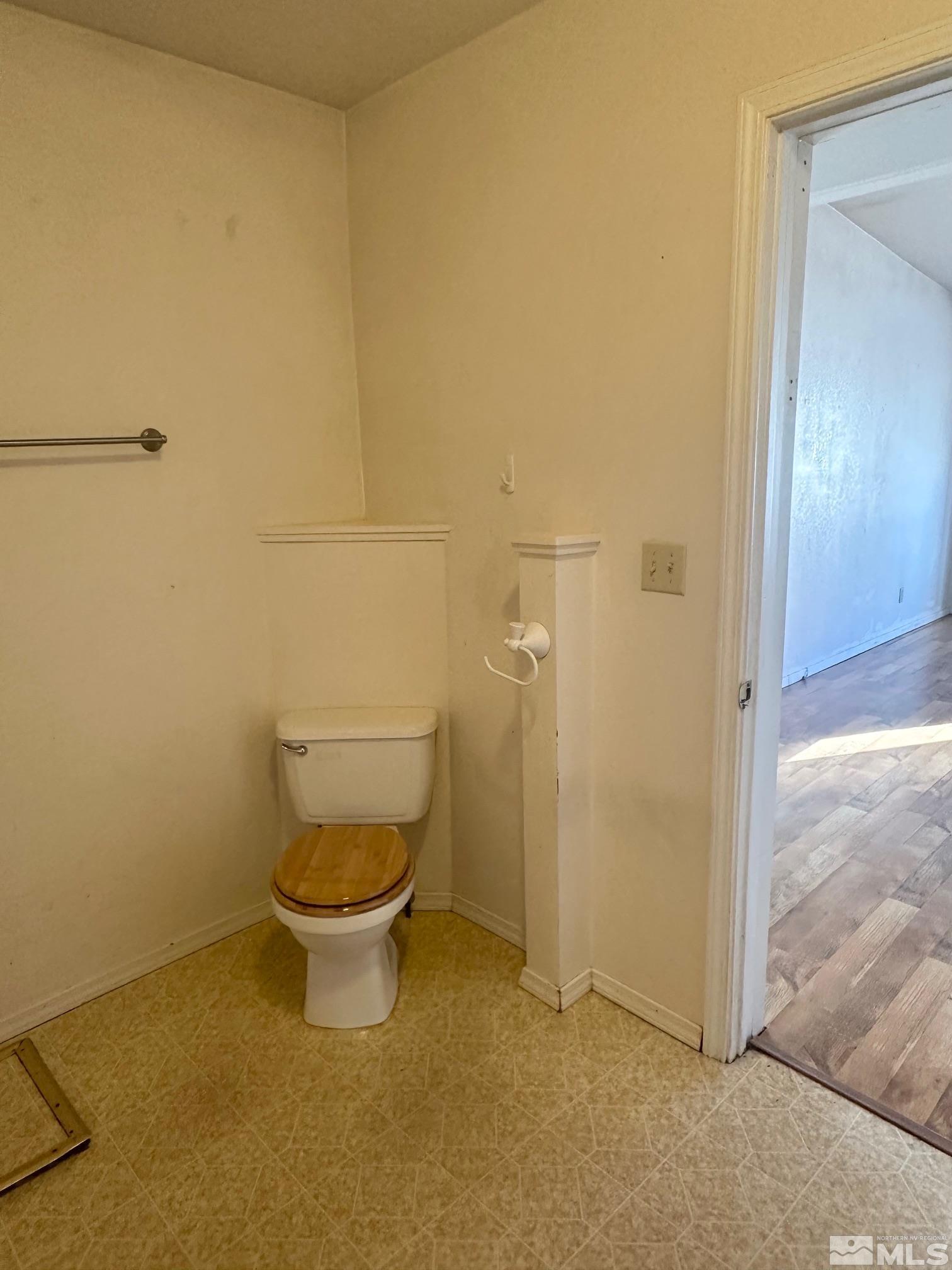 815 16th St Property Photo 11
