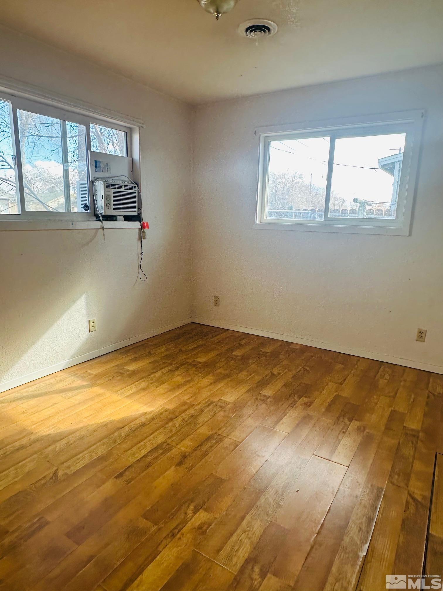 815 16th St Property Photo 15