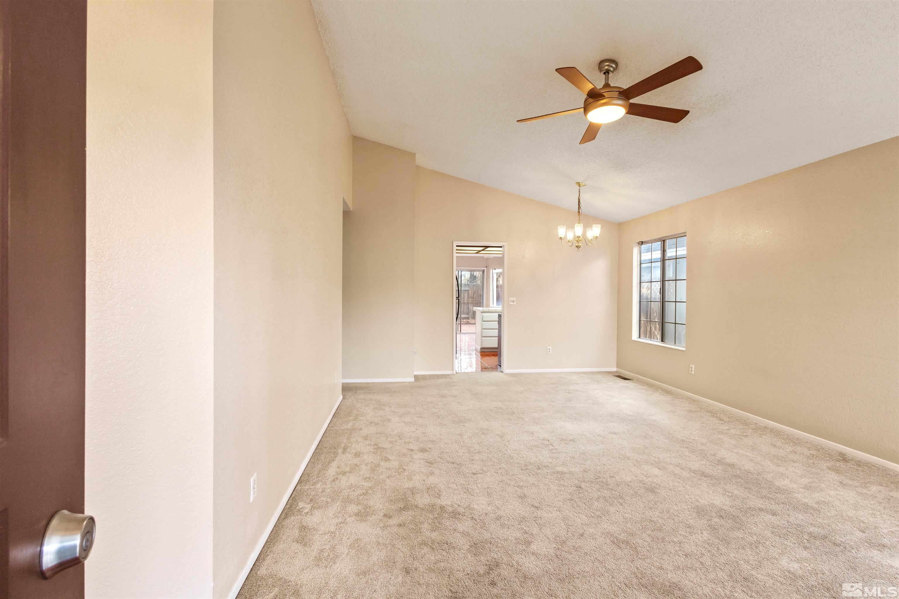 1687 Noreen Drive Property Photo 4