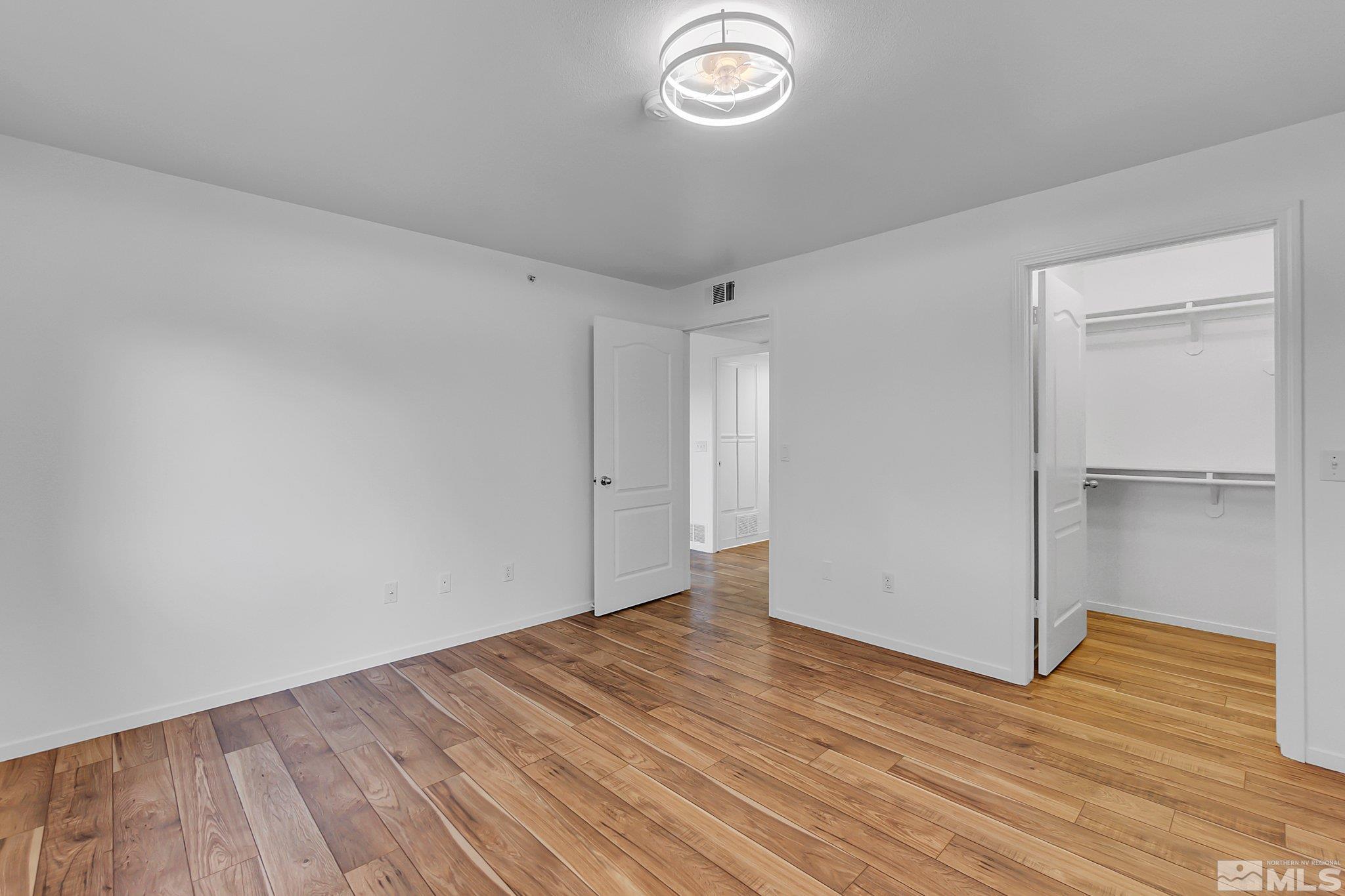 6850 Sharlands Ave R-2098 Property Photo 17