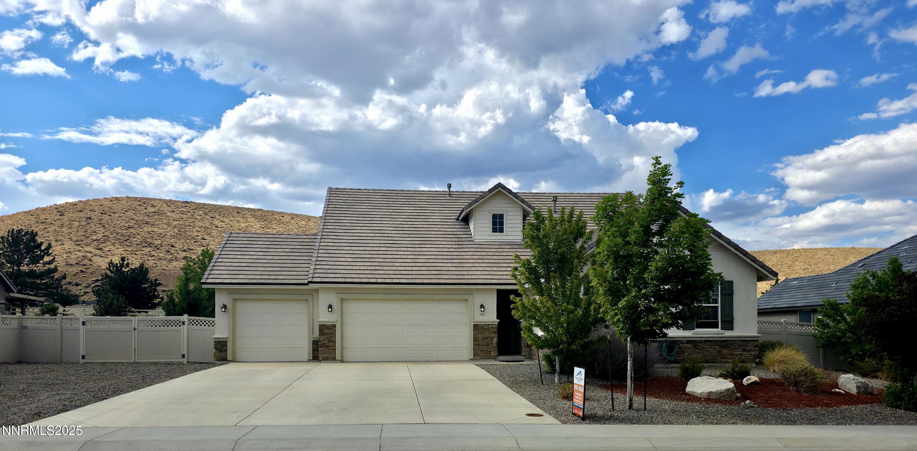 142 Denio Drive Property Photo 1