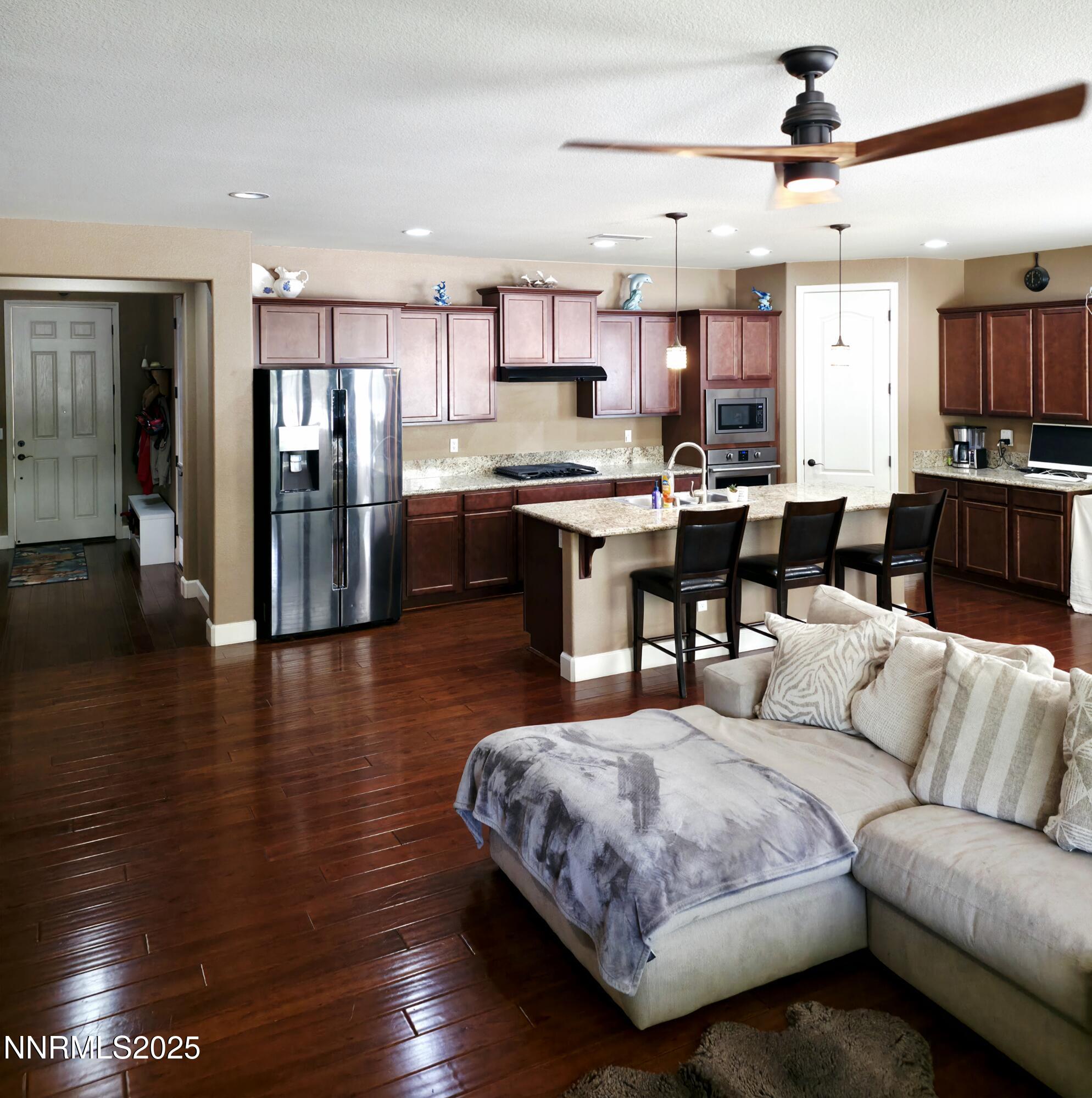 142 Denio Drive Property Photo 4