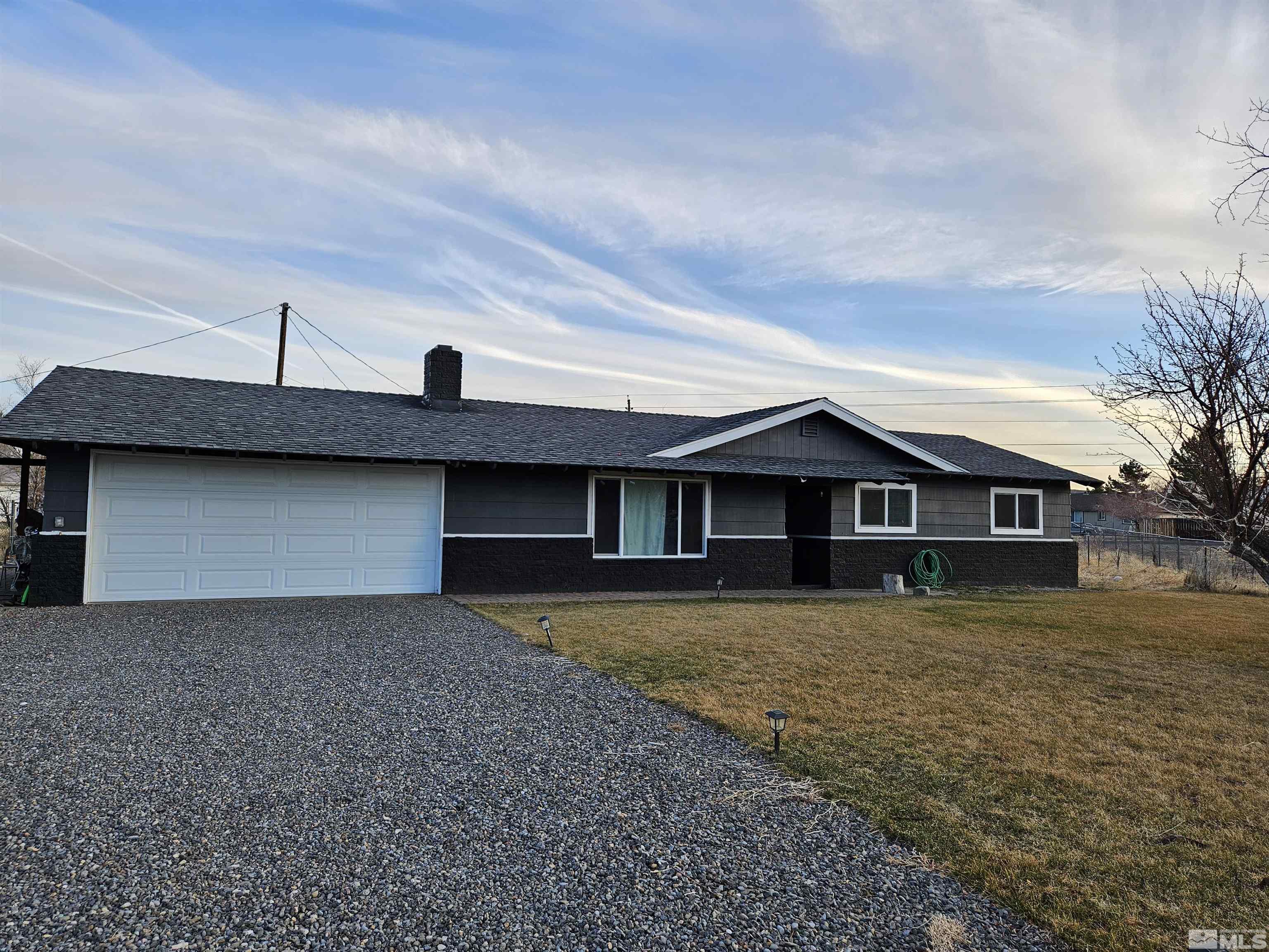 1391 Langley Dr Property Photo