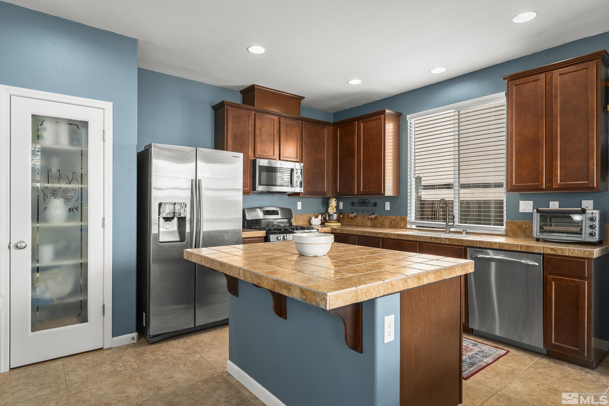 7224 Windswept Loop Property Photo 3