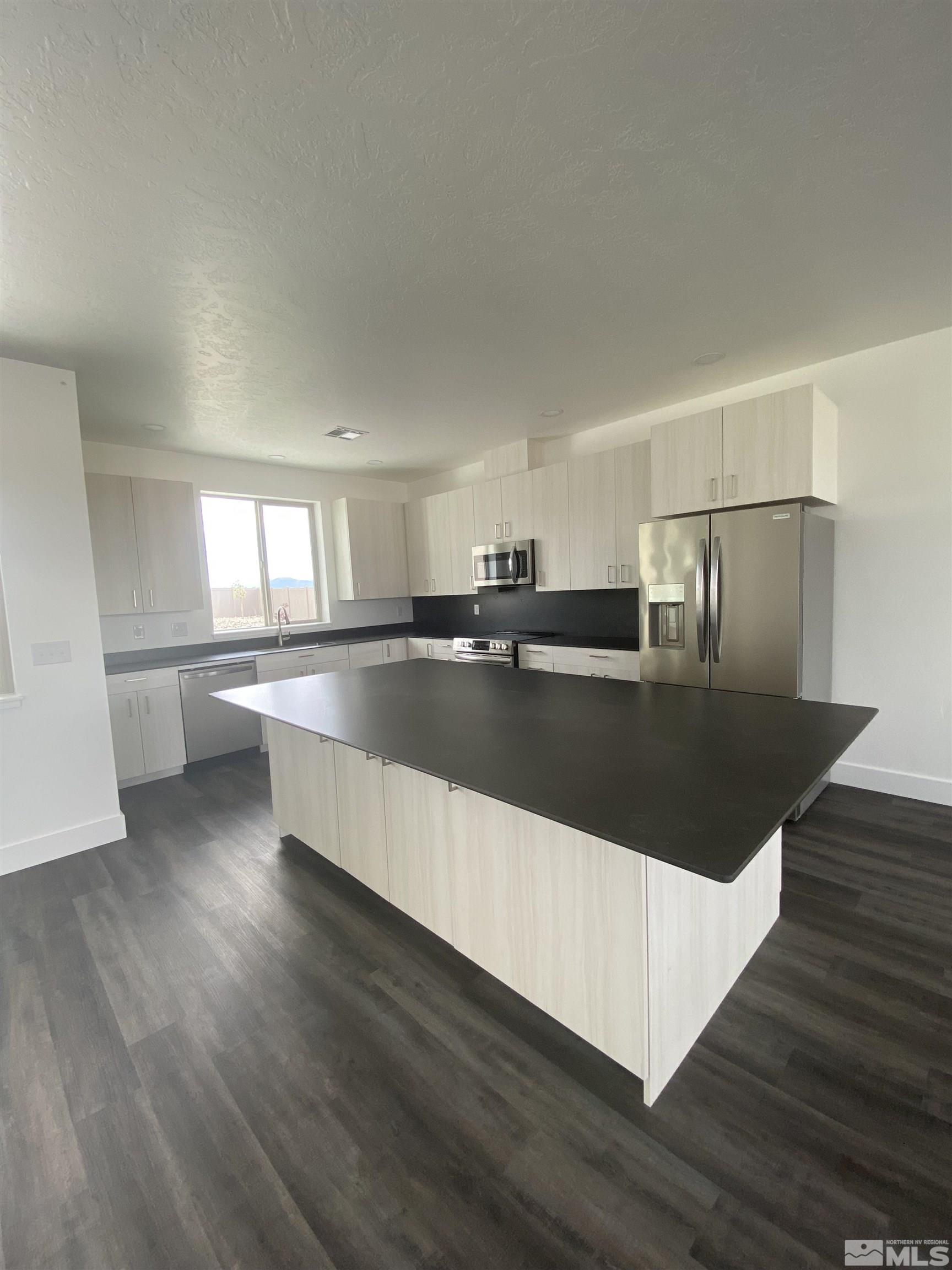 5950 Packsaddle Property Photo 4