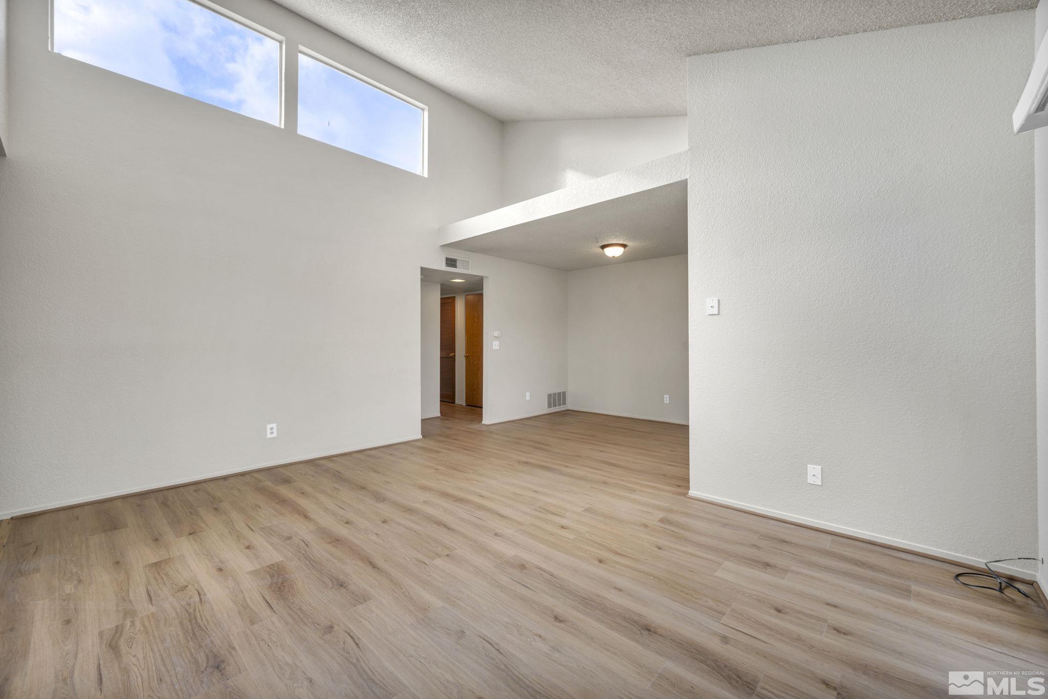 2625 Sunny Slope 5 Property Photo 3