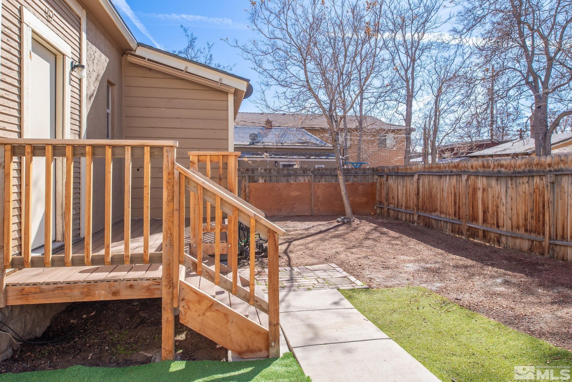629 Sinclair St Property Photo 6