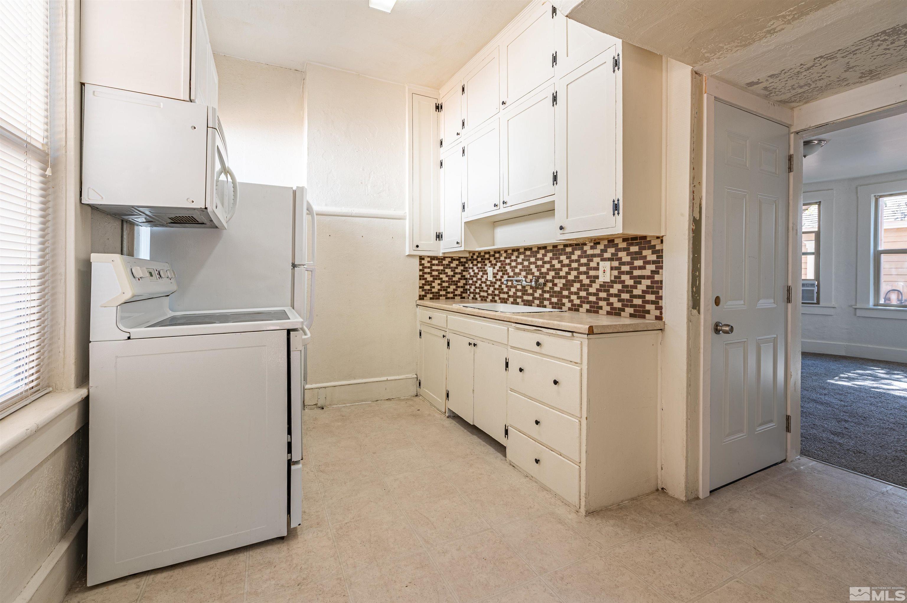 629 Sinclair St Property Photo 15