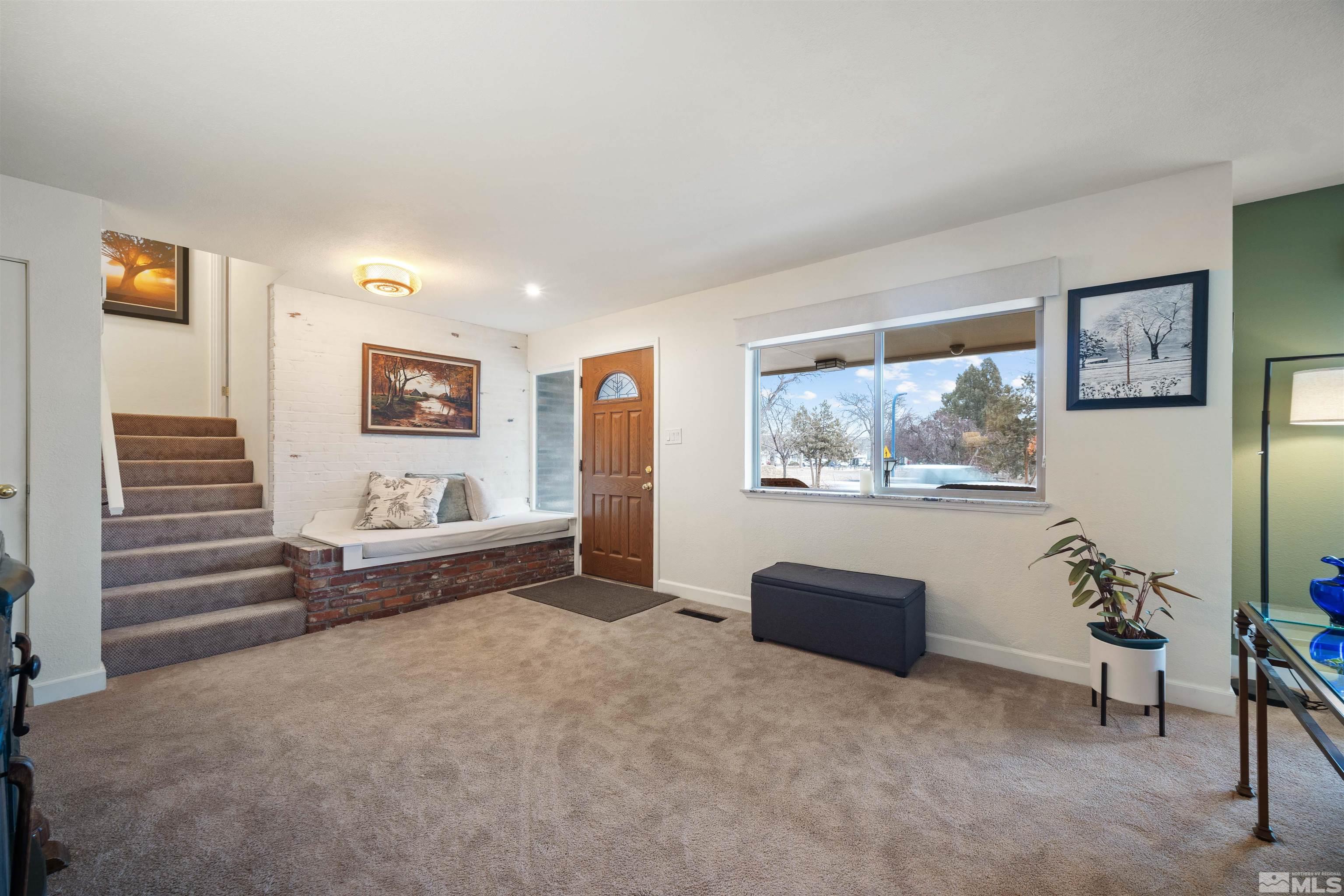 2075 Lakeside Dr. Property Photo 8