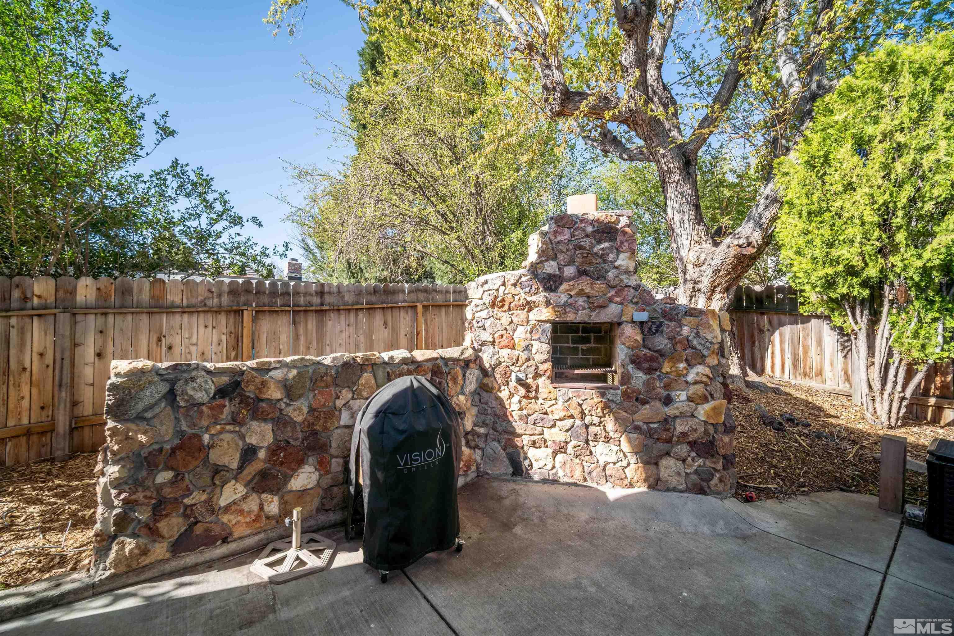 2075 Lakeside Dr. Property Photo 40