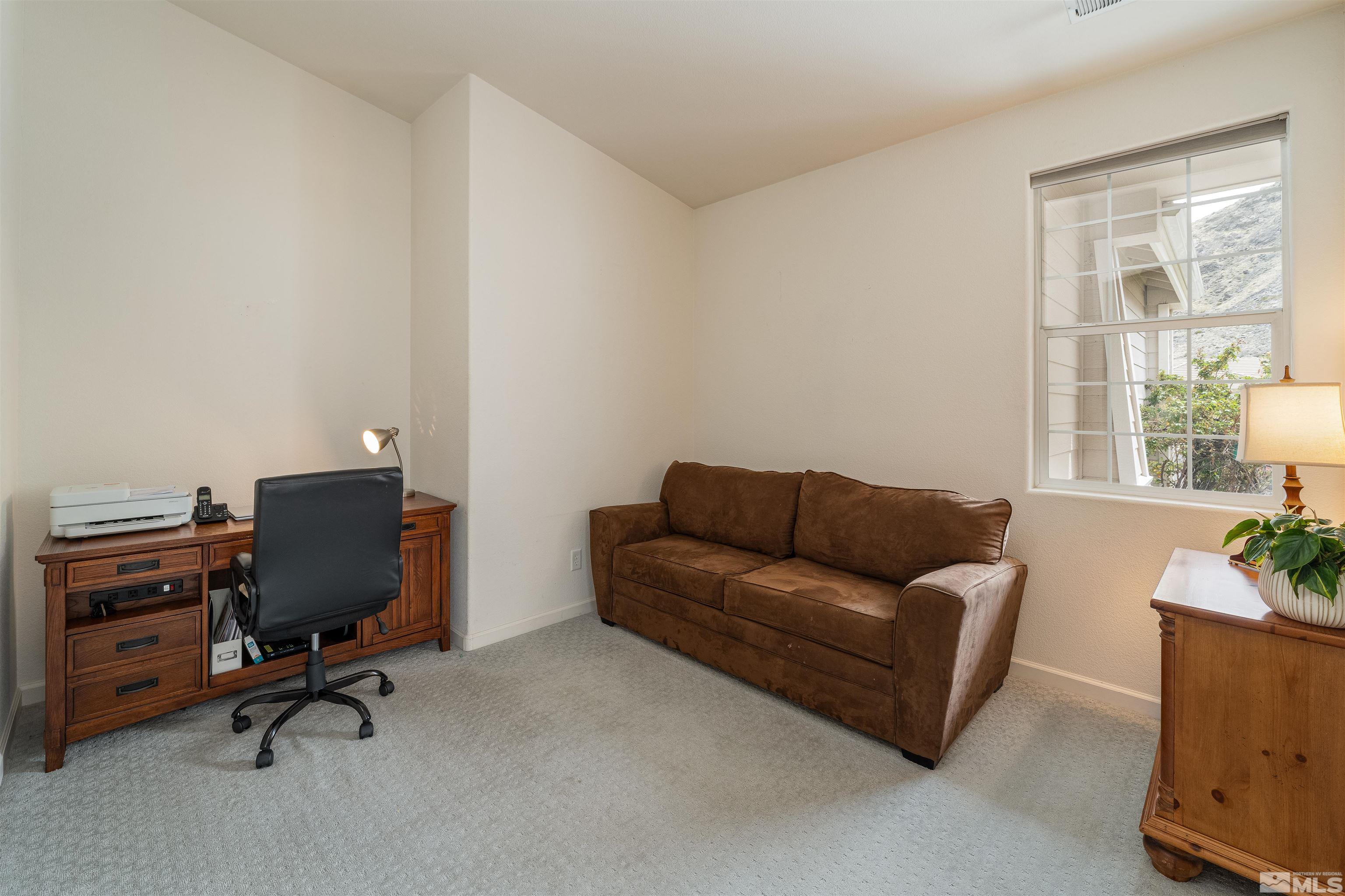 236 Sussex Pl Property Photo 10