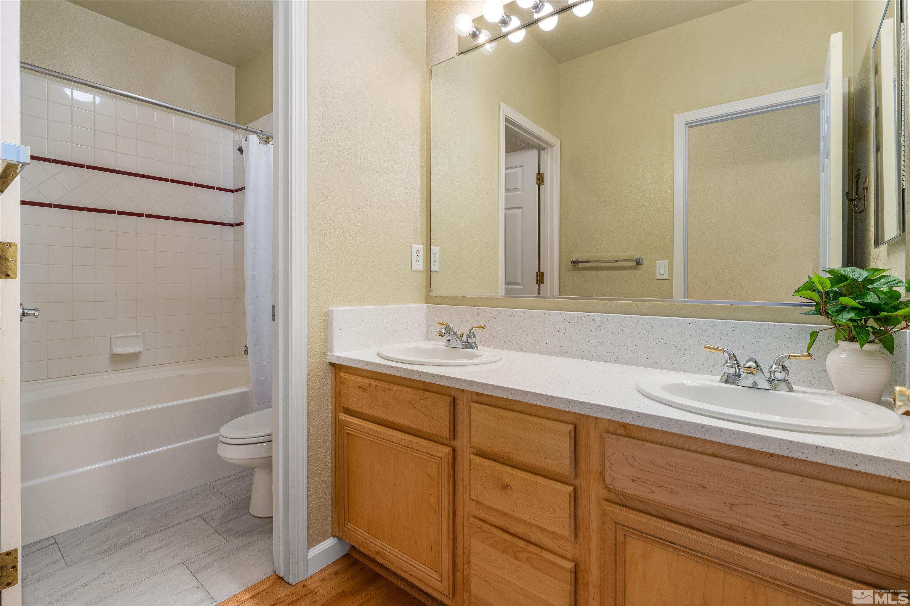 236 Sussex Pl Property Photo 23