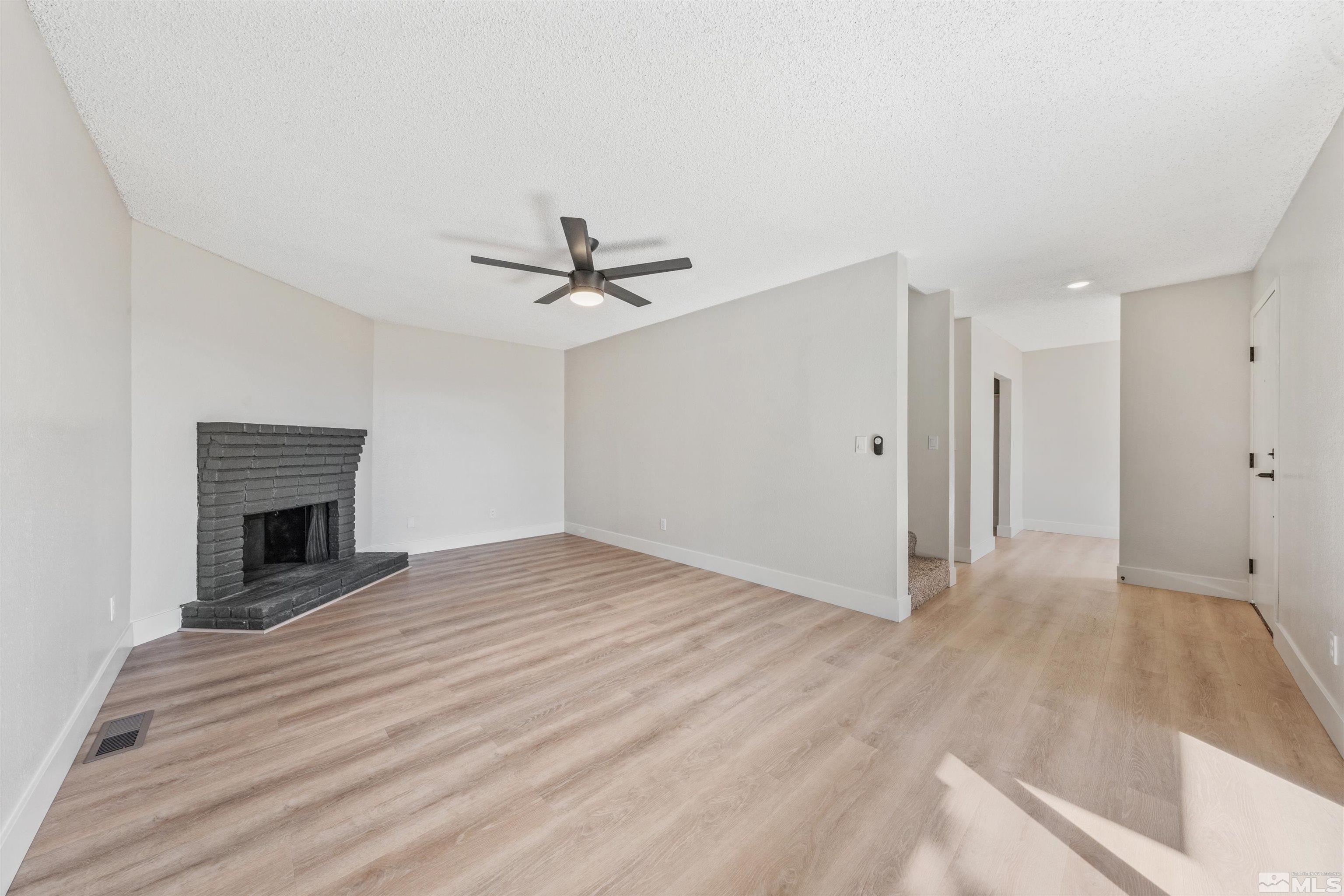 3565 Balboa Dr Property Photo 5