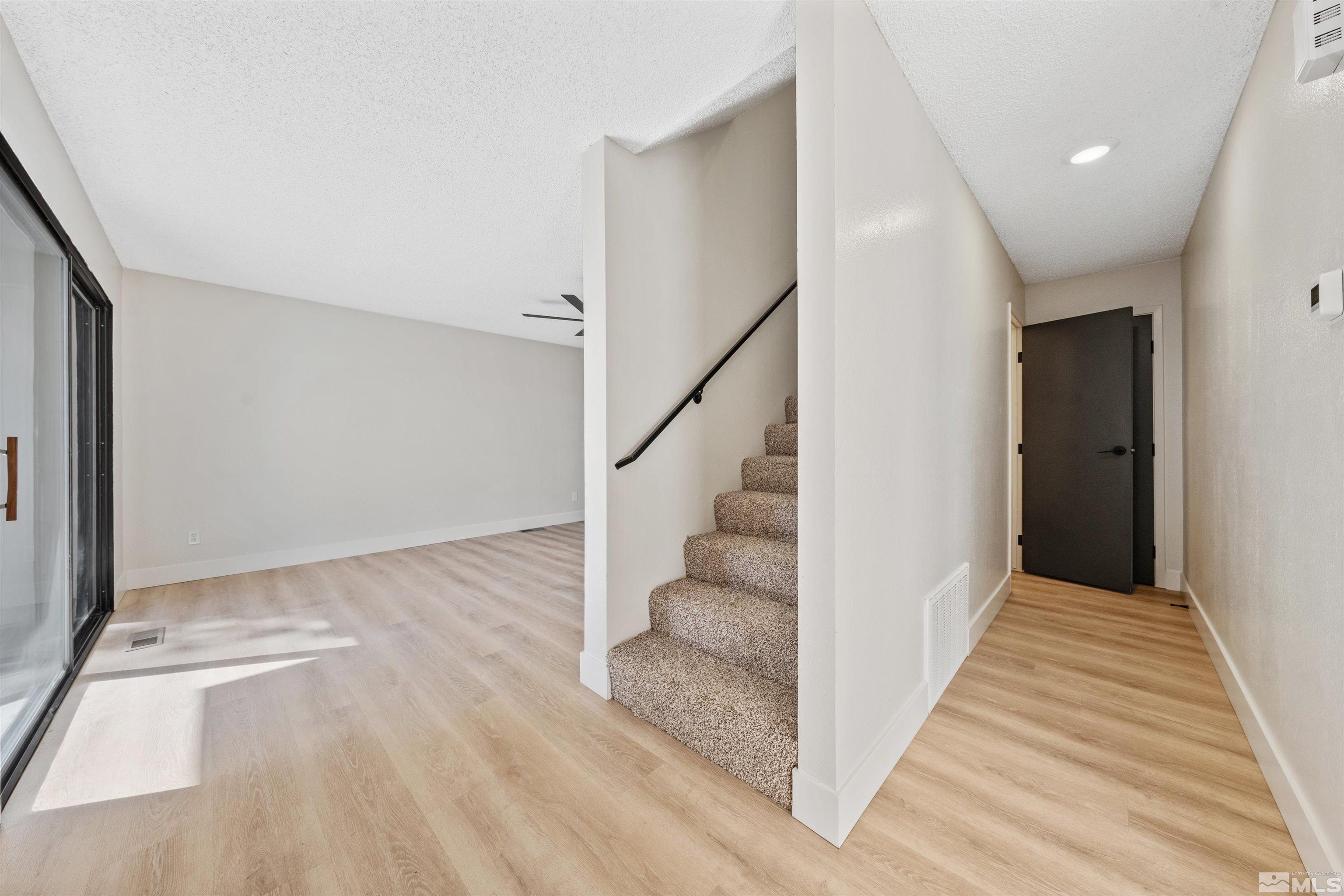 3565 Balboa Dr Property Photo 9
